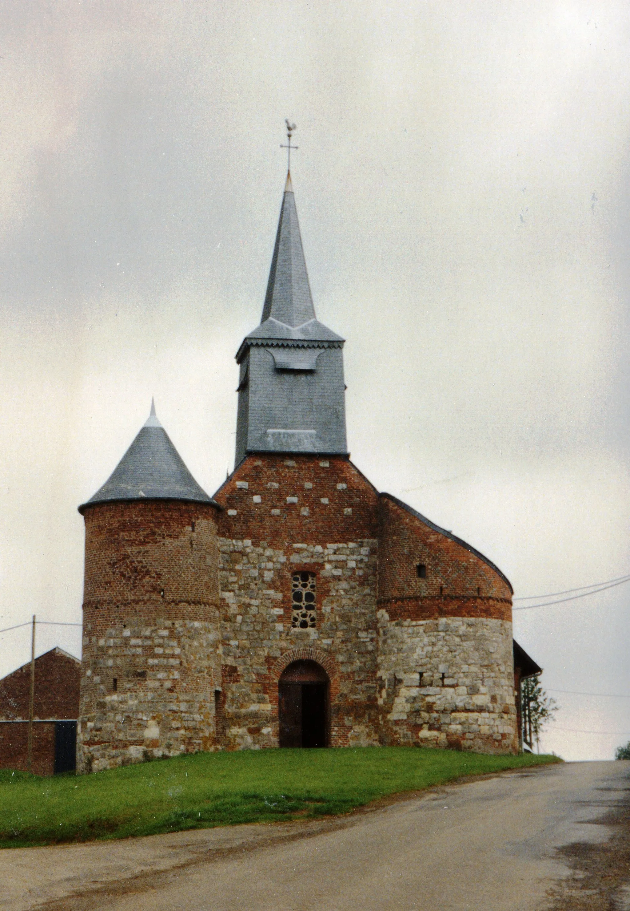 Photo showing: Église Saint-Nicolas de Bancigny en 1991