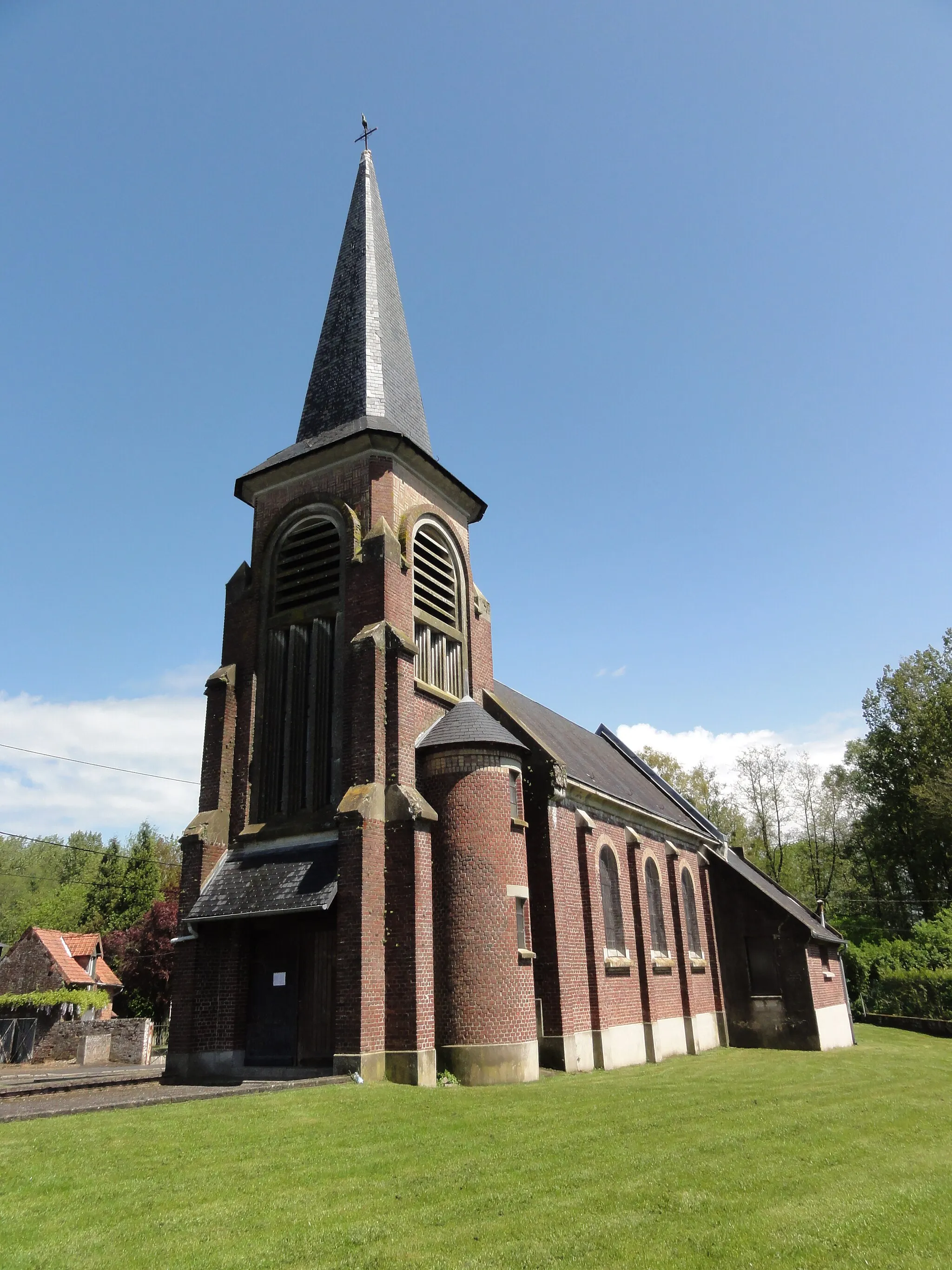 Photo showing: Berthenicourt (Aisne) église Saint-Basle