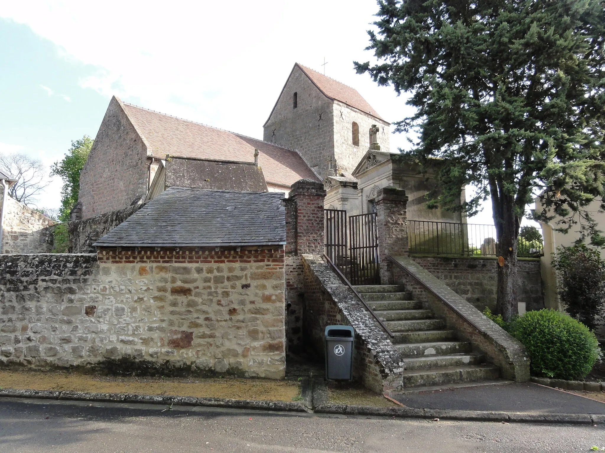 Photo showing: Besny et Loizy (Aisne) église