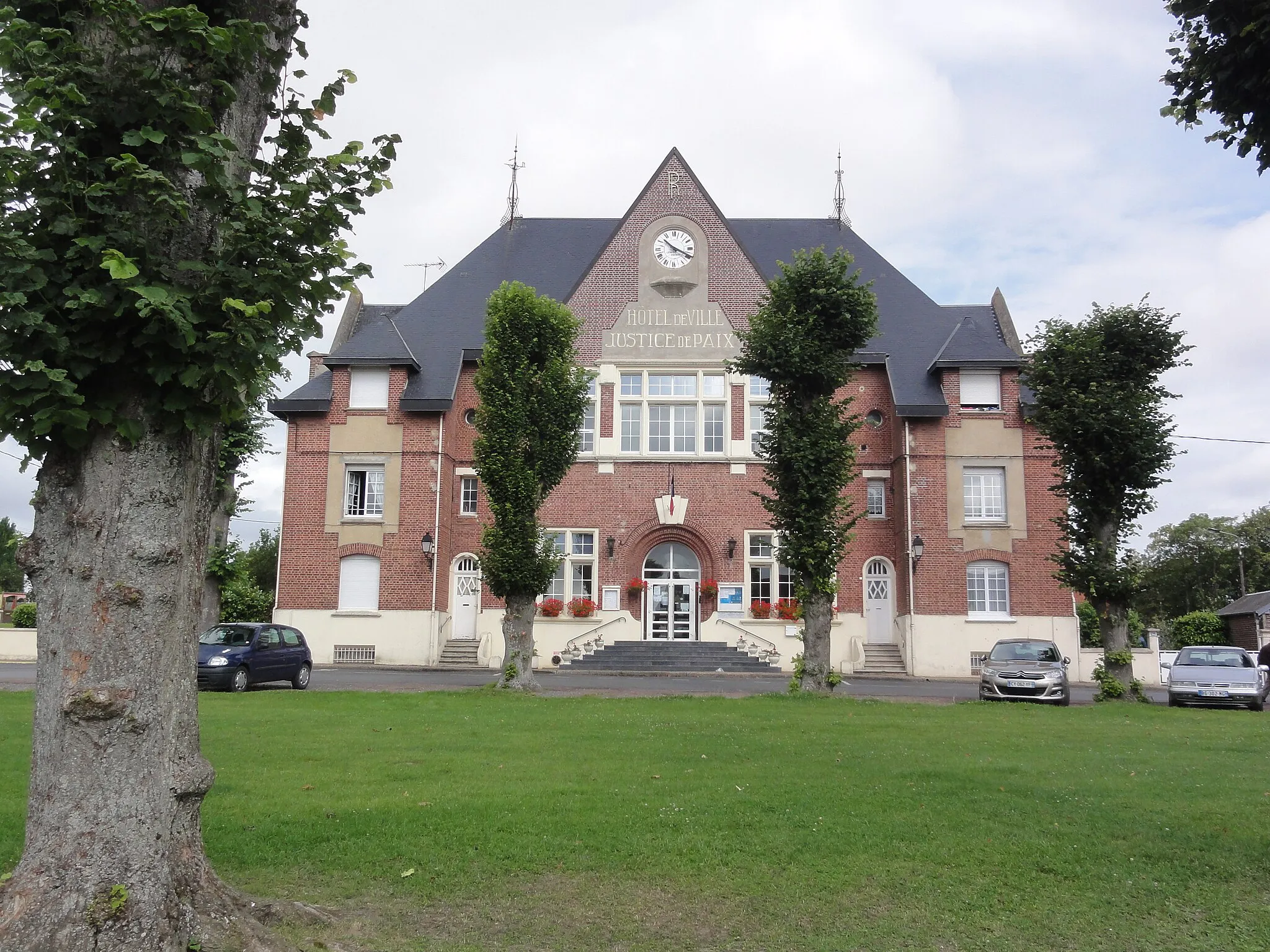 Photo showing: Vermand (Aisne) mairie