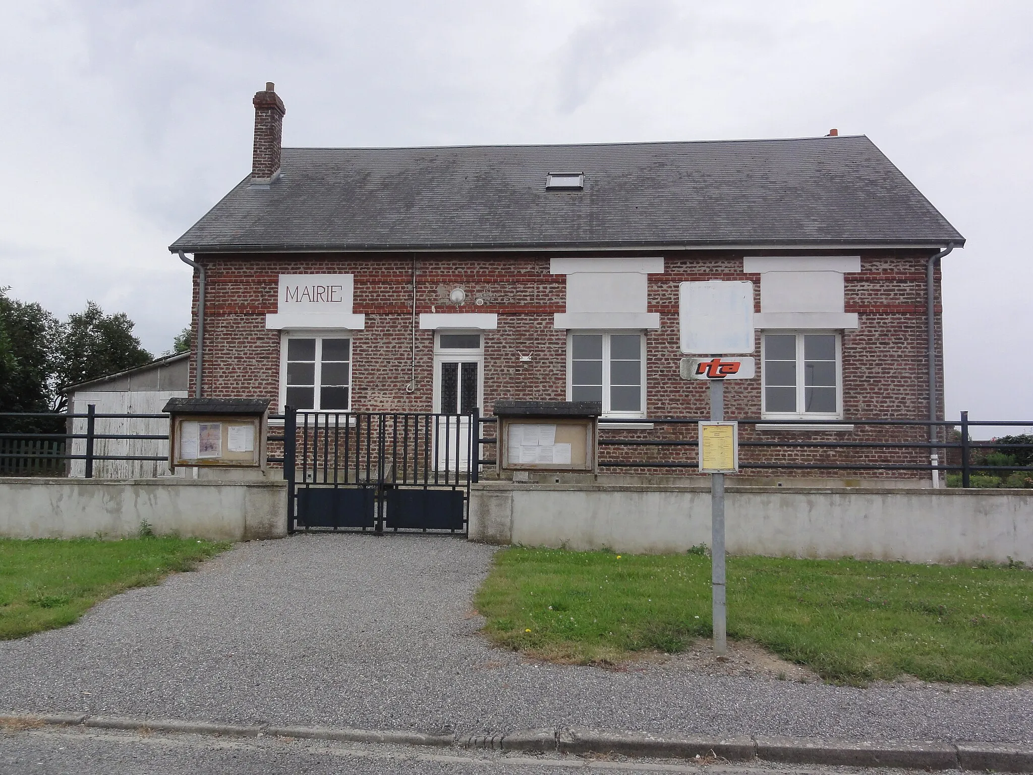 Photo showing: Cerizy (Aisne) mairie