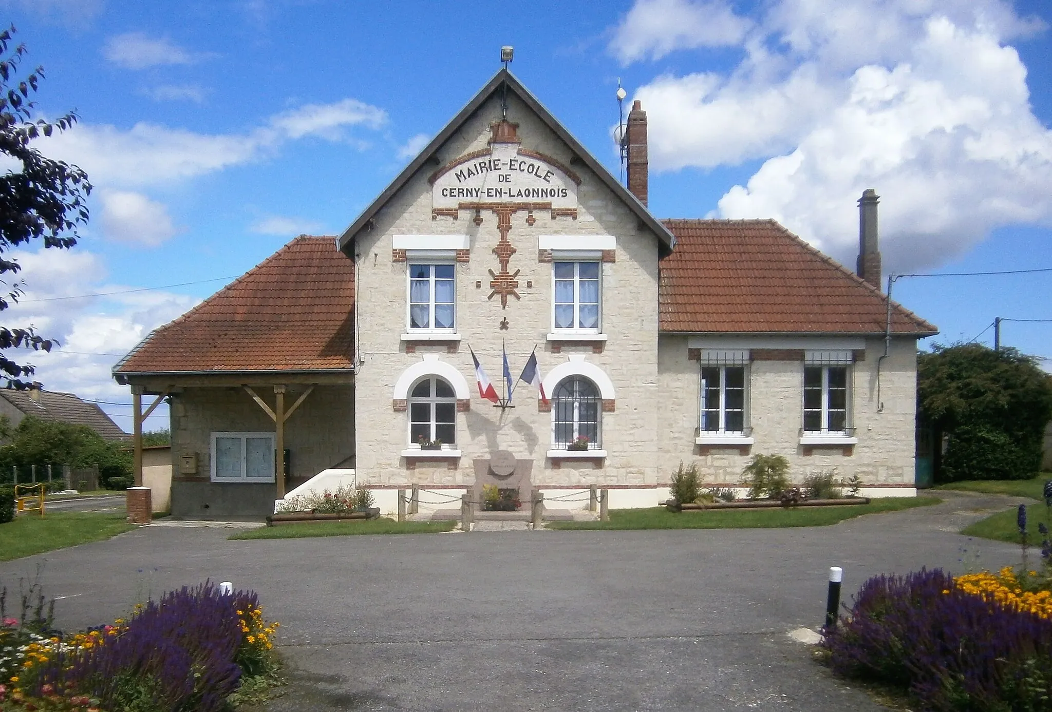 Photo showing: Mairie de Cerny en Laonnois