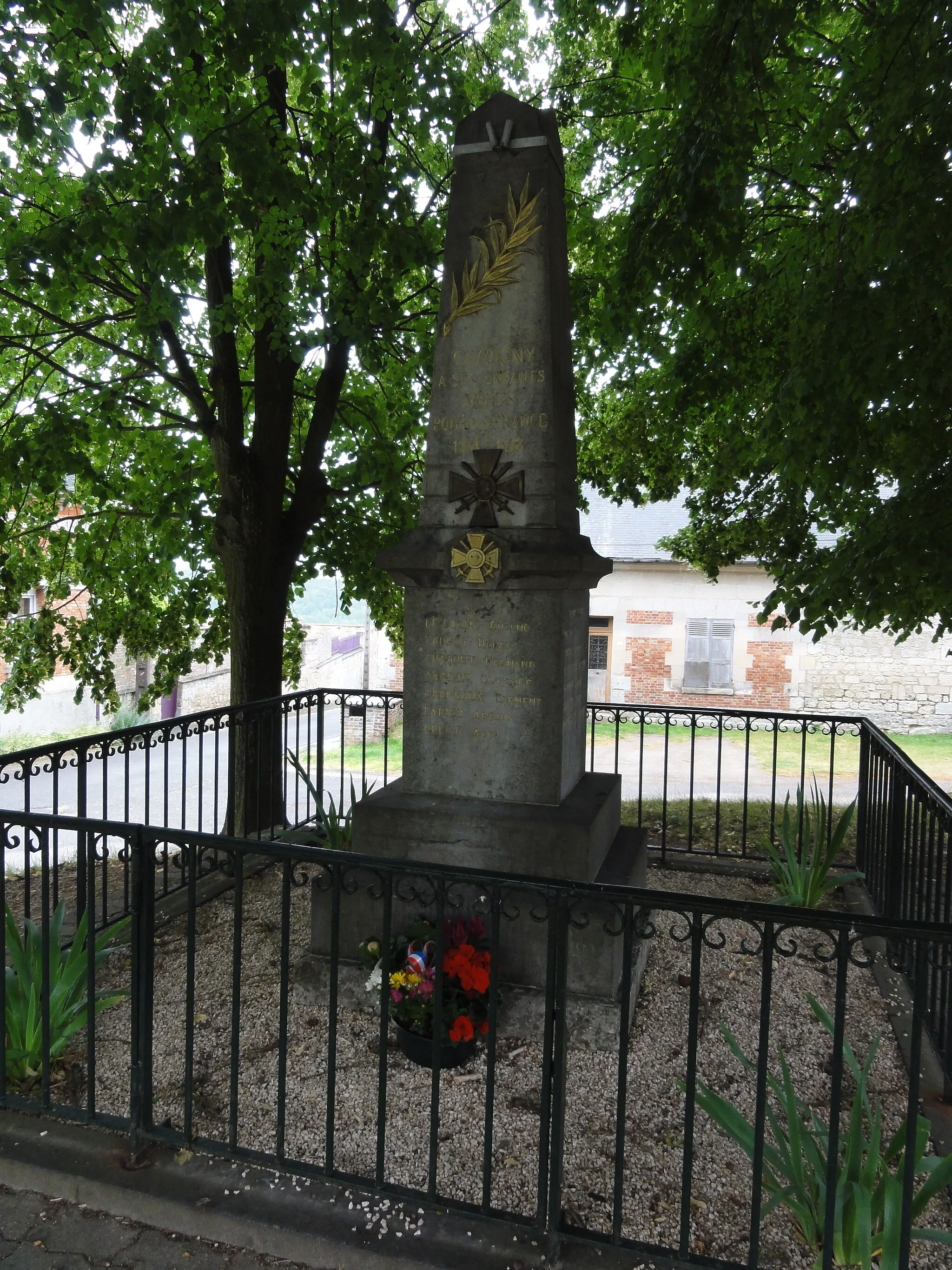 Photo showing: Chavigny (Aisne) monument aux morts