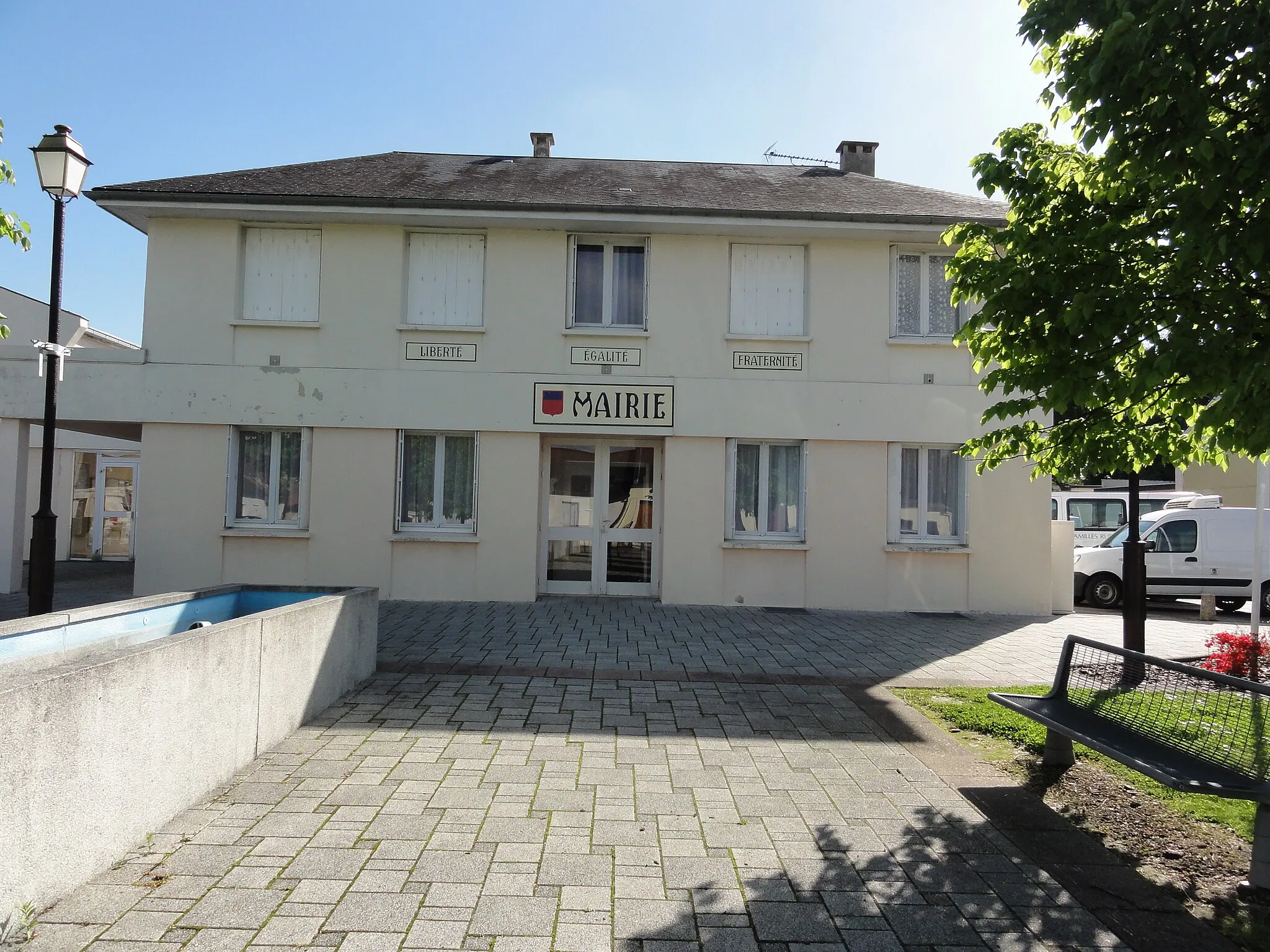 Photo showing: Crépy (Aisne) mairie