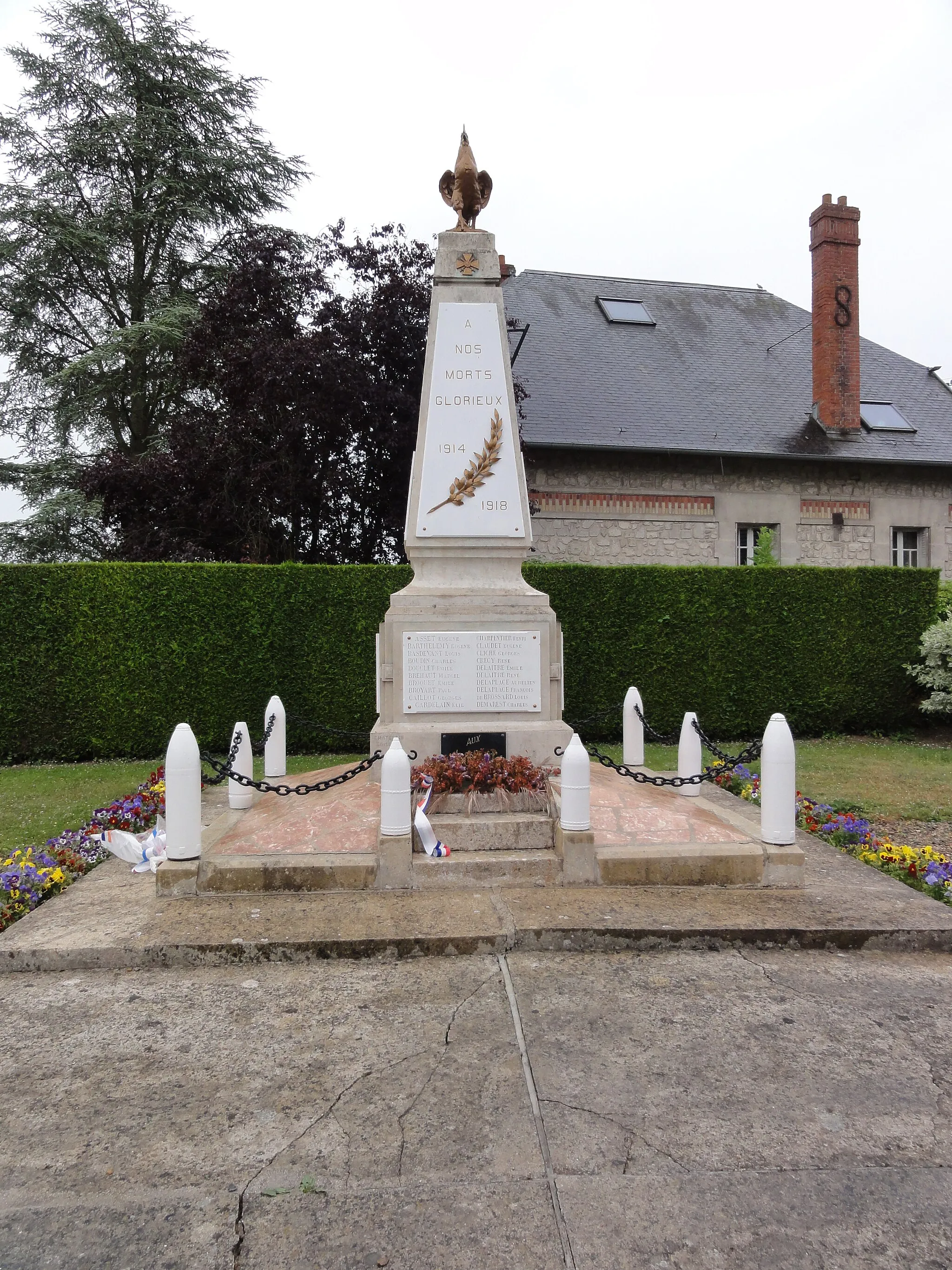Photo showing: Cuffies (Aisne) monument aux morts