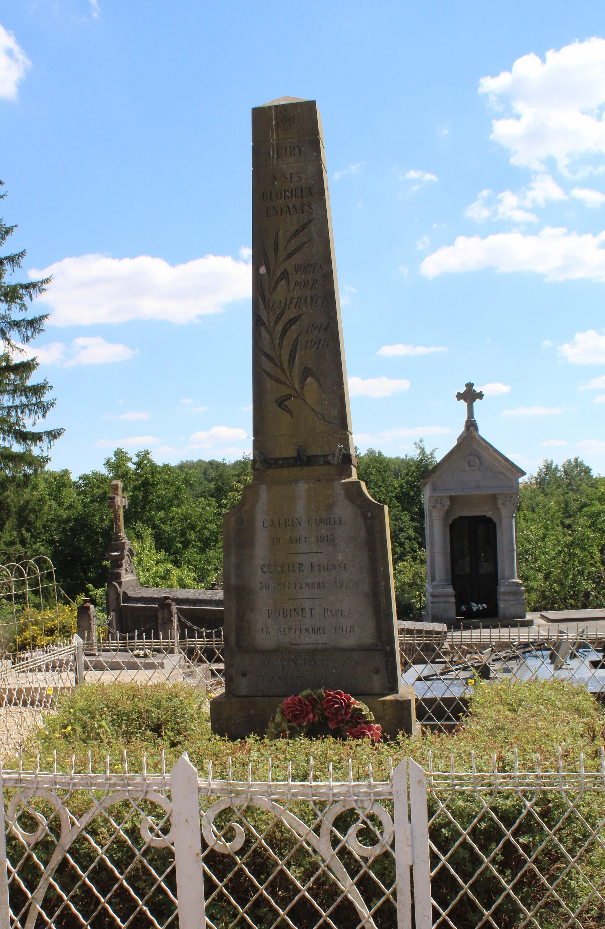 Photo showing: Le monument aux morts