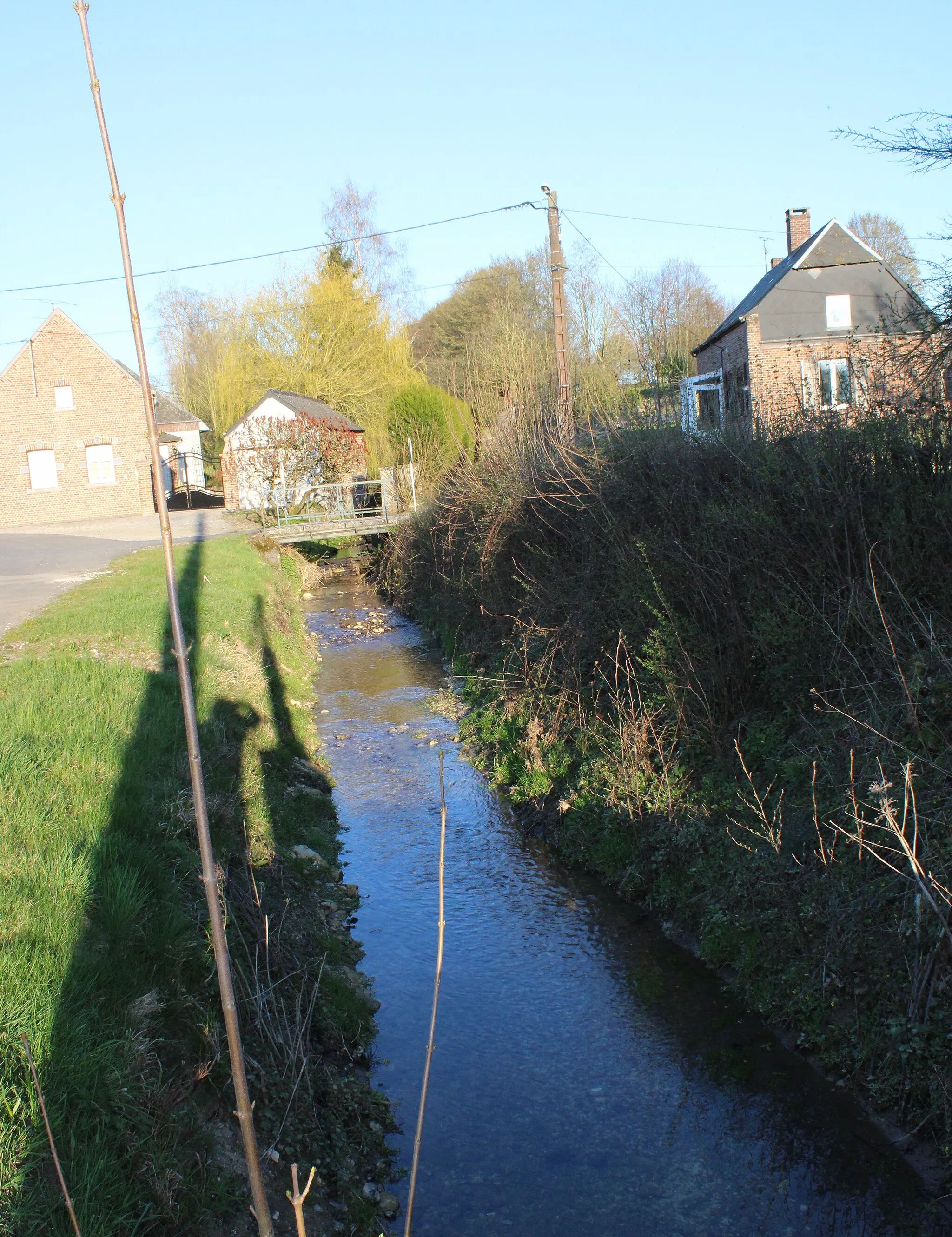 Photo showing: Le ruisseau Le Calvaire qui traverse le village.