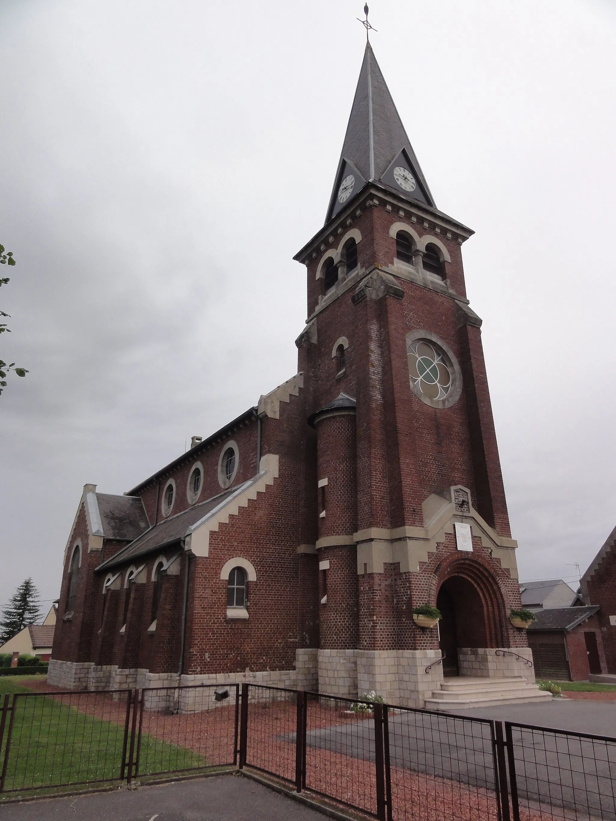 Photo showing: Essigny-le-Grand (Aisne) église Saint-Saulve