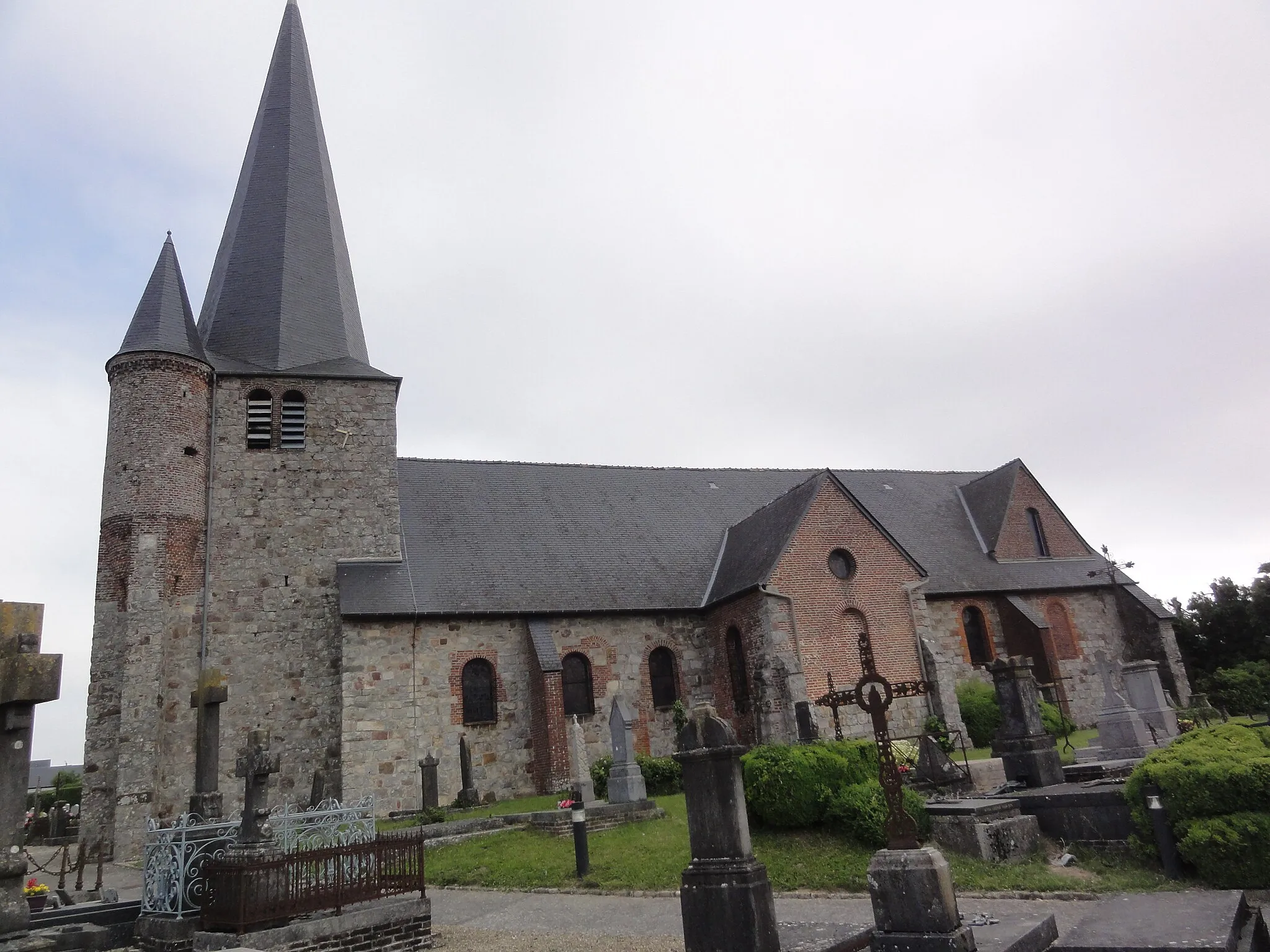 Photo showing: Fontaine-lès-Vervins (Aisne), église vue latérale sud