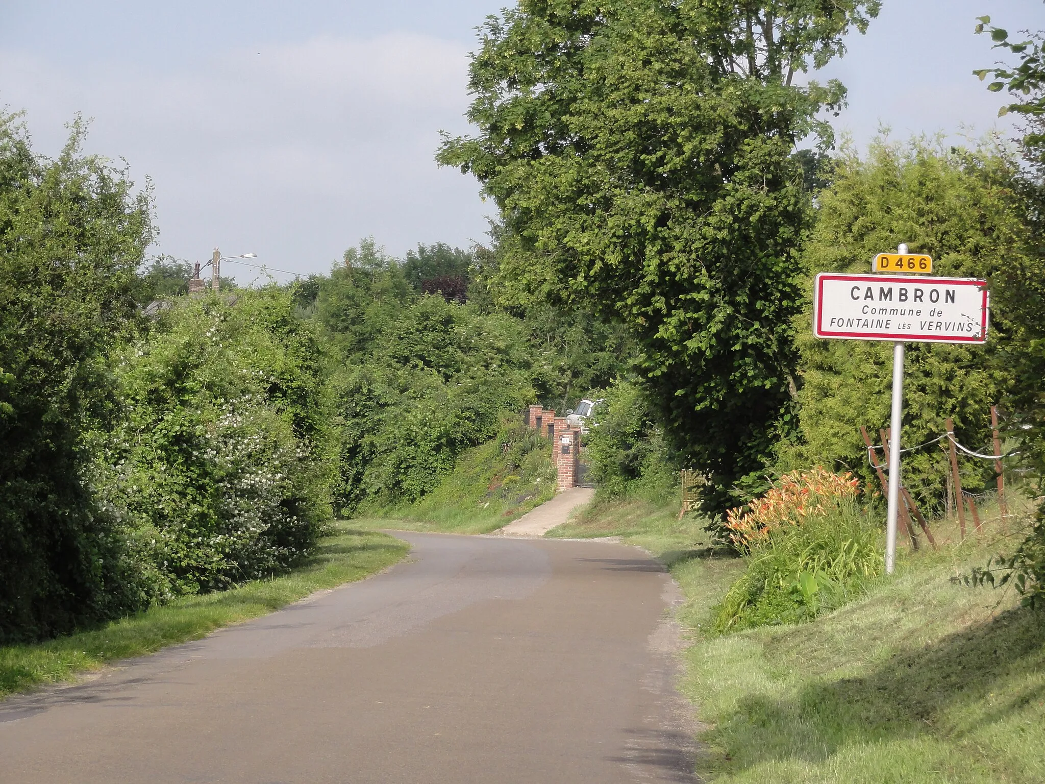 Photo showing: Fontaine-lès-Vervins (Aisne) city limit sign Cambron