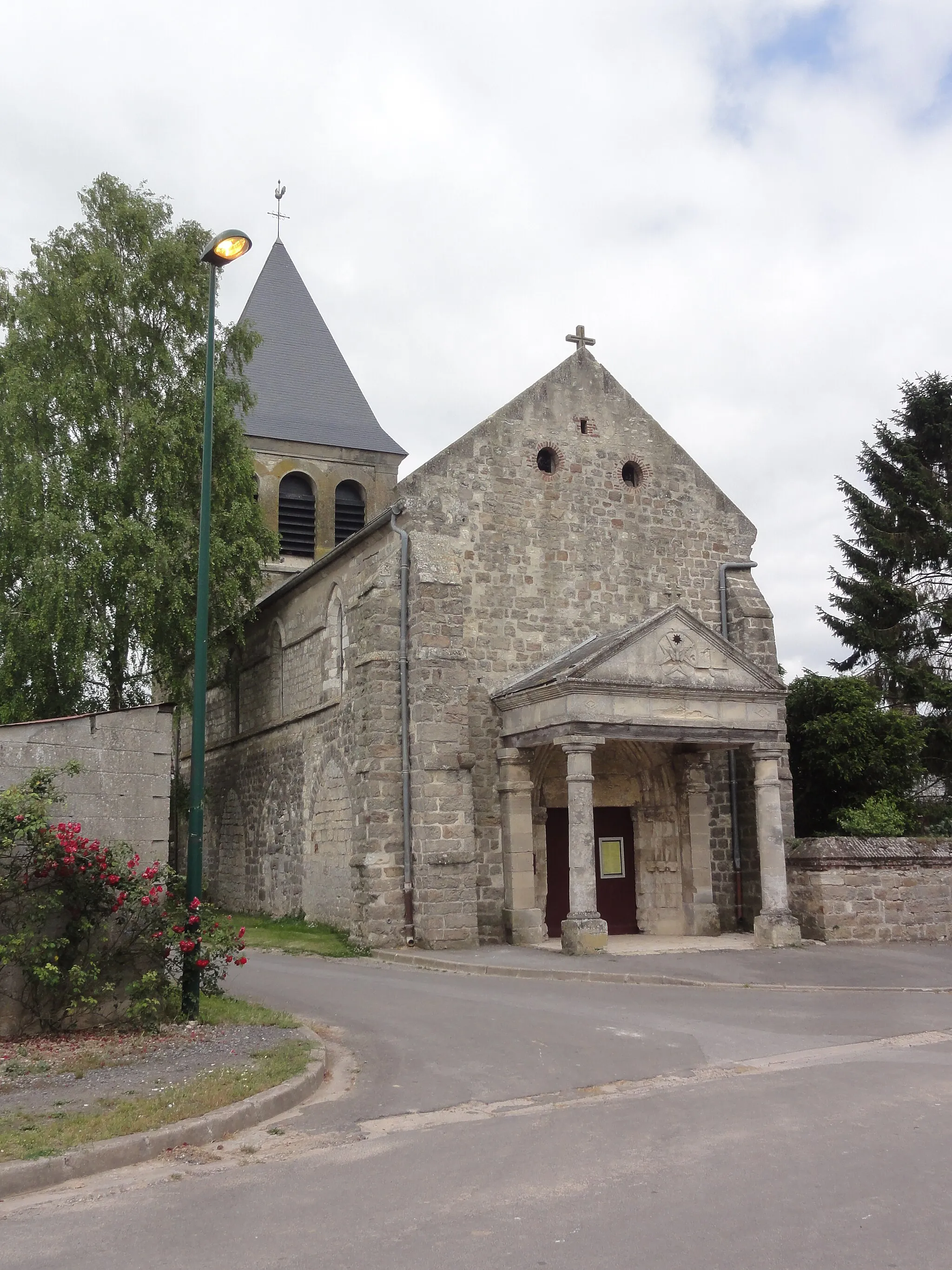 Photo showing: Grandlup-et-Fay (Aisne) église