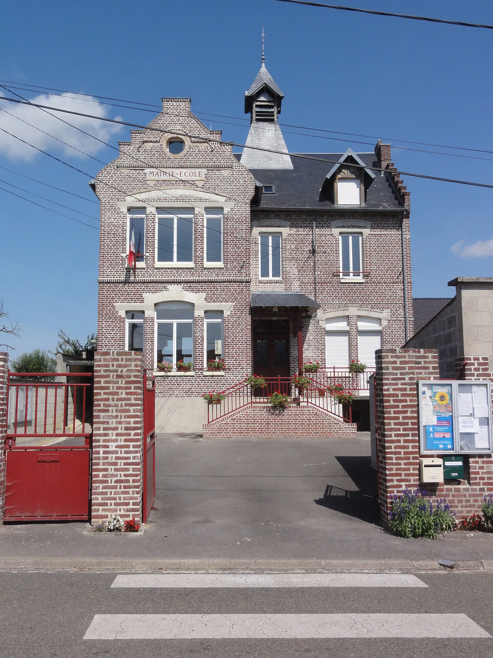 Photo showing: Guivry (Aisne) mairie-école