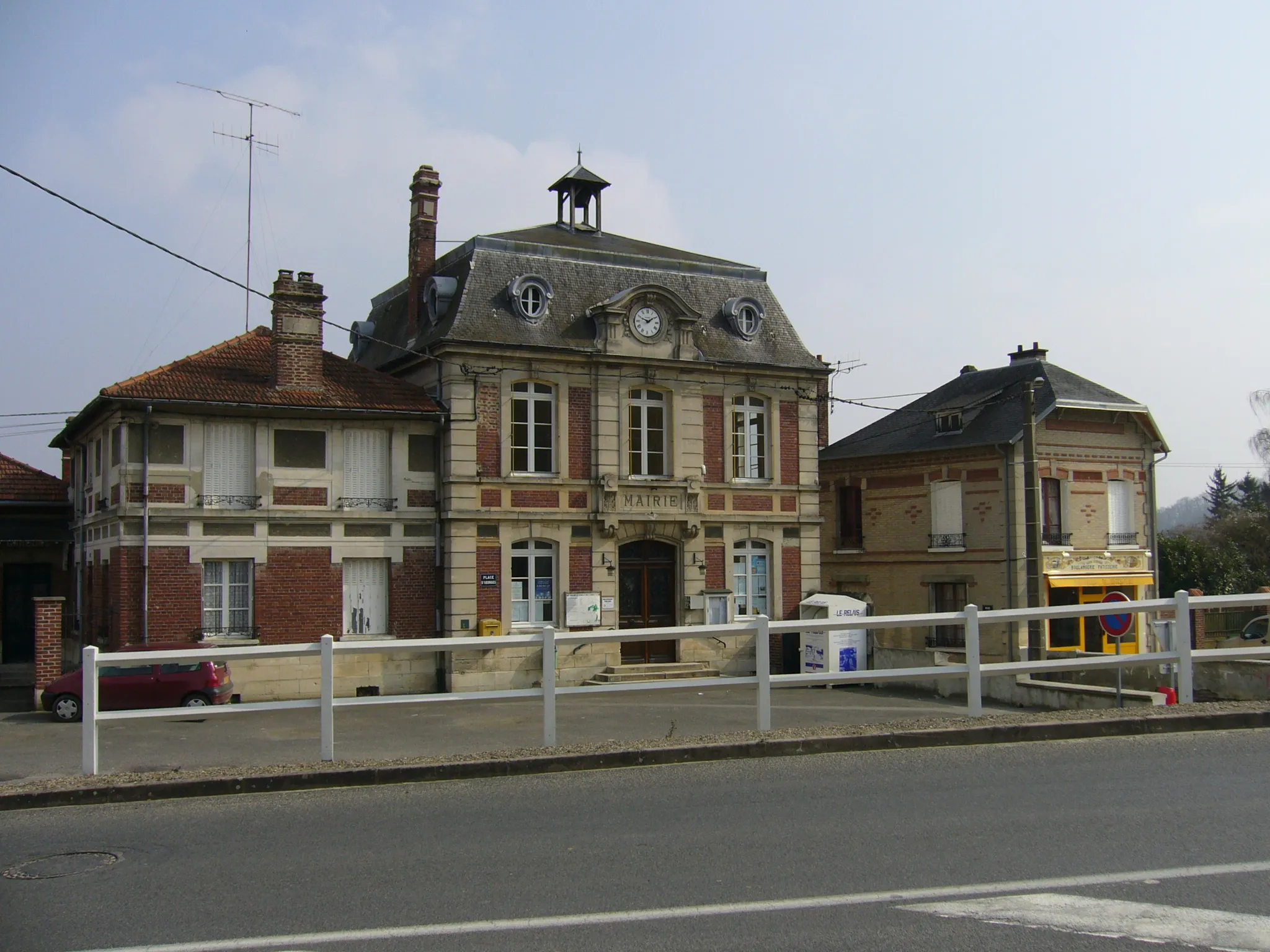 Photo showing: Guny's council 19th century church.