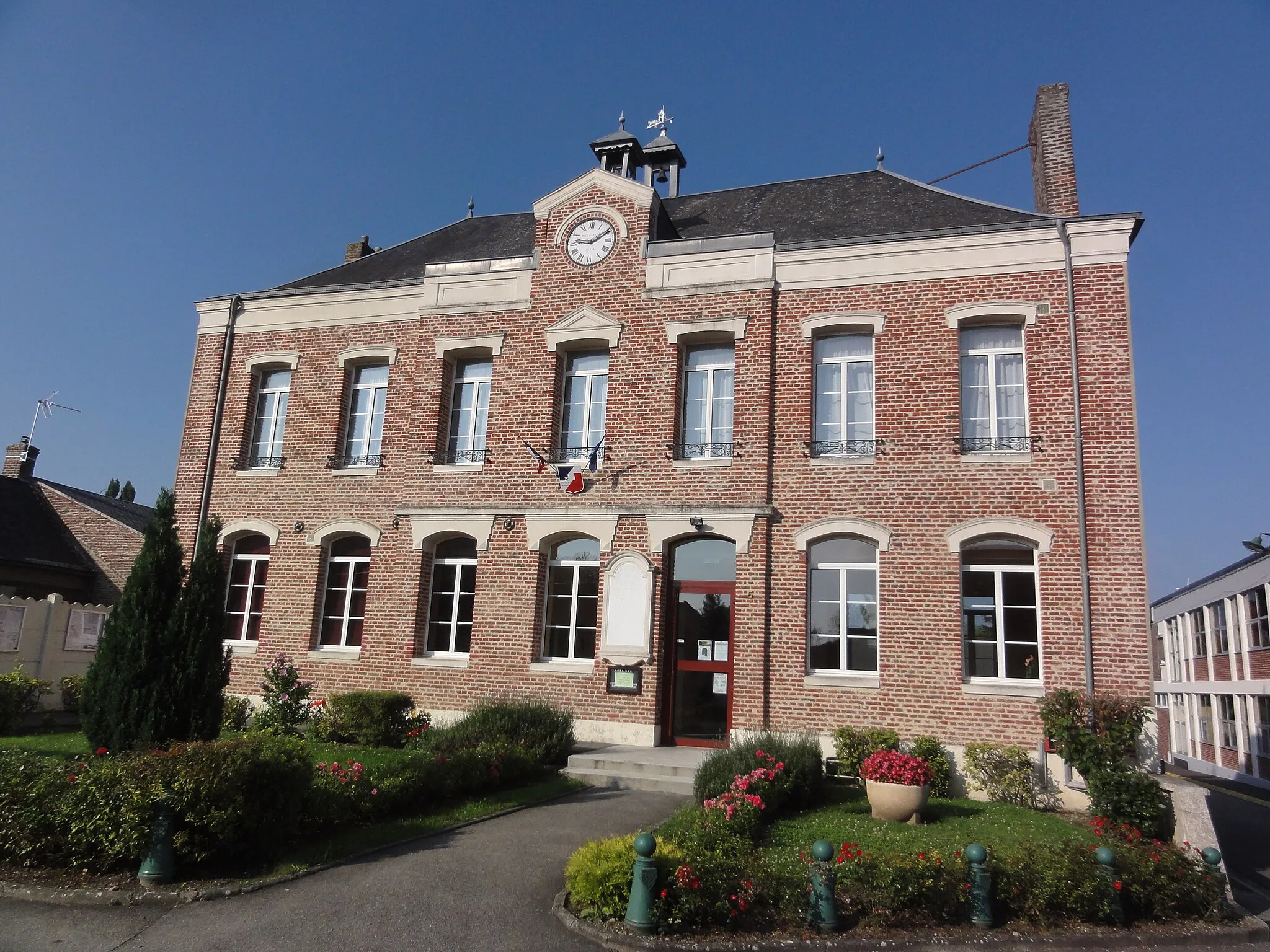 Photo showing: Homblières (Aisne) mairie