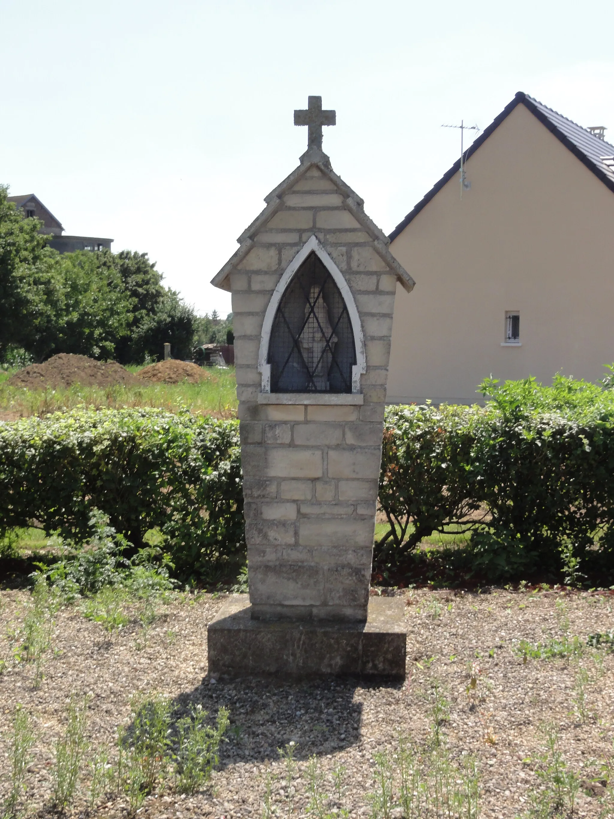 Photo showing: La Ferté-Chevresis (Aisne) oratoire