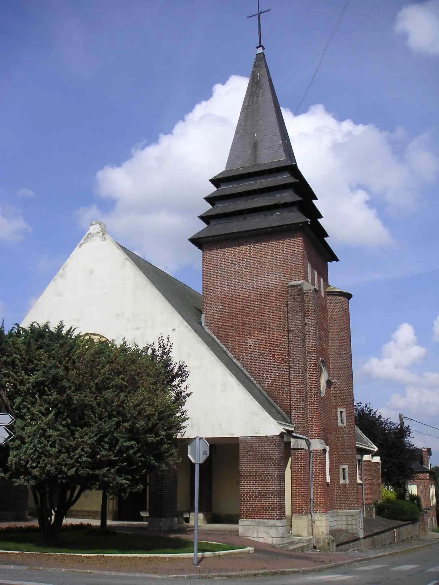 Photo showing: Cette photo de l'église de la Vallée au Blé (Aisne) a été prise par moi le 2 septembre 2005