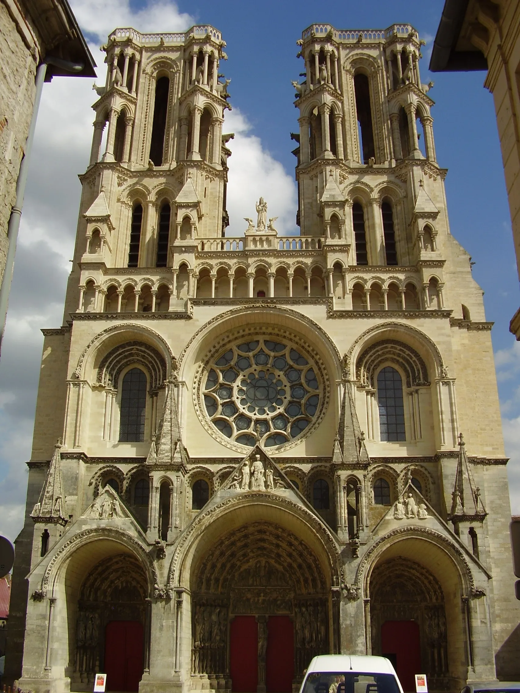 Photo showing: La Cathédrale Notre-Dame de Laon en juillet 2009.