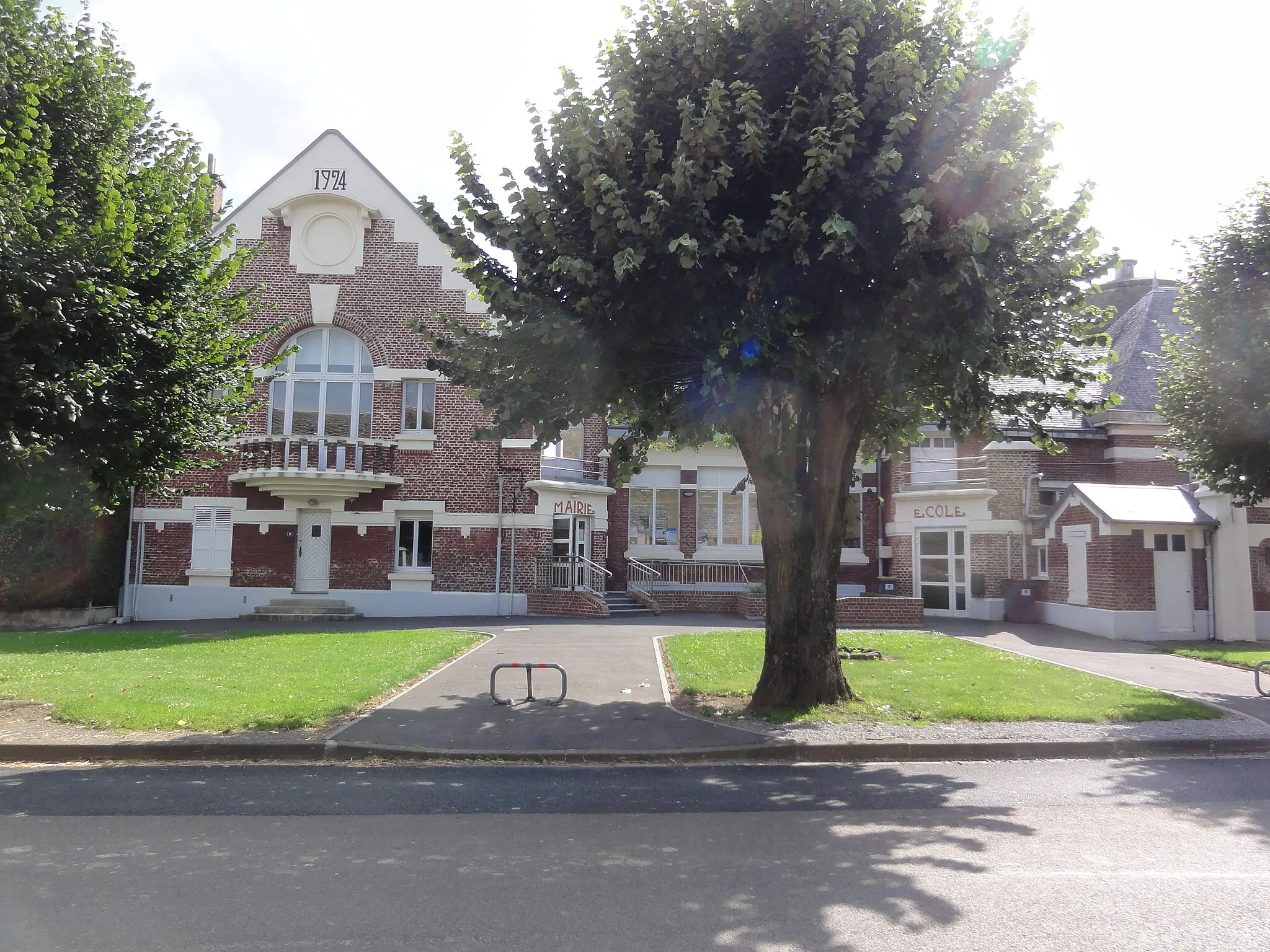 Photo showing: Le Verguier (Aisne) mairie et école