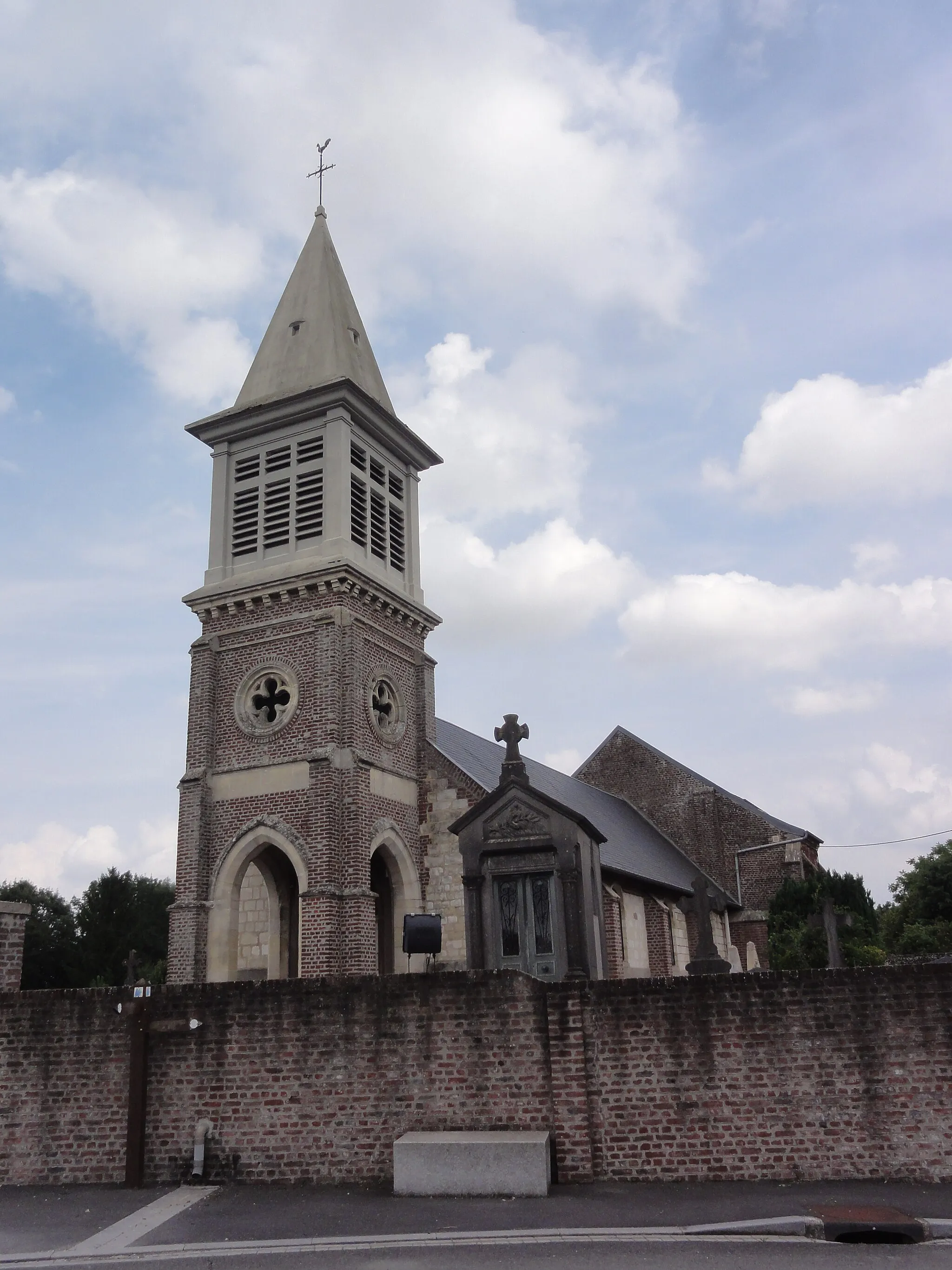Photo showing: Lesdins (Aisne) église