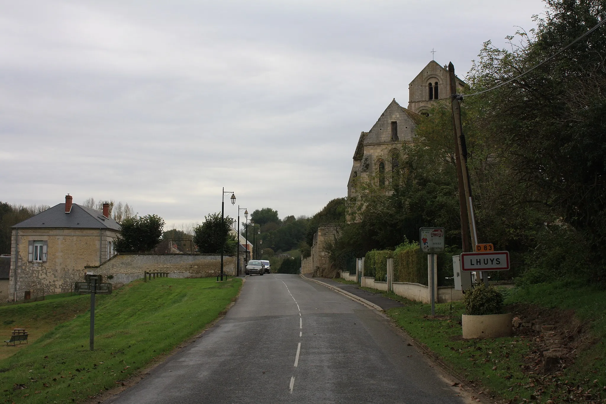 Photo showing: Village de Luys