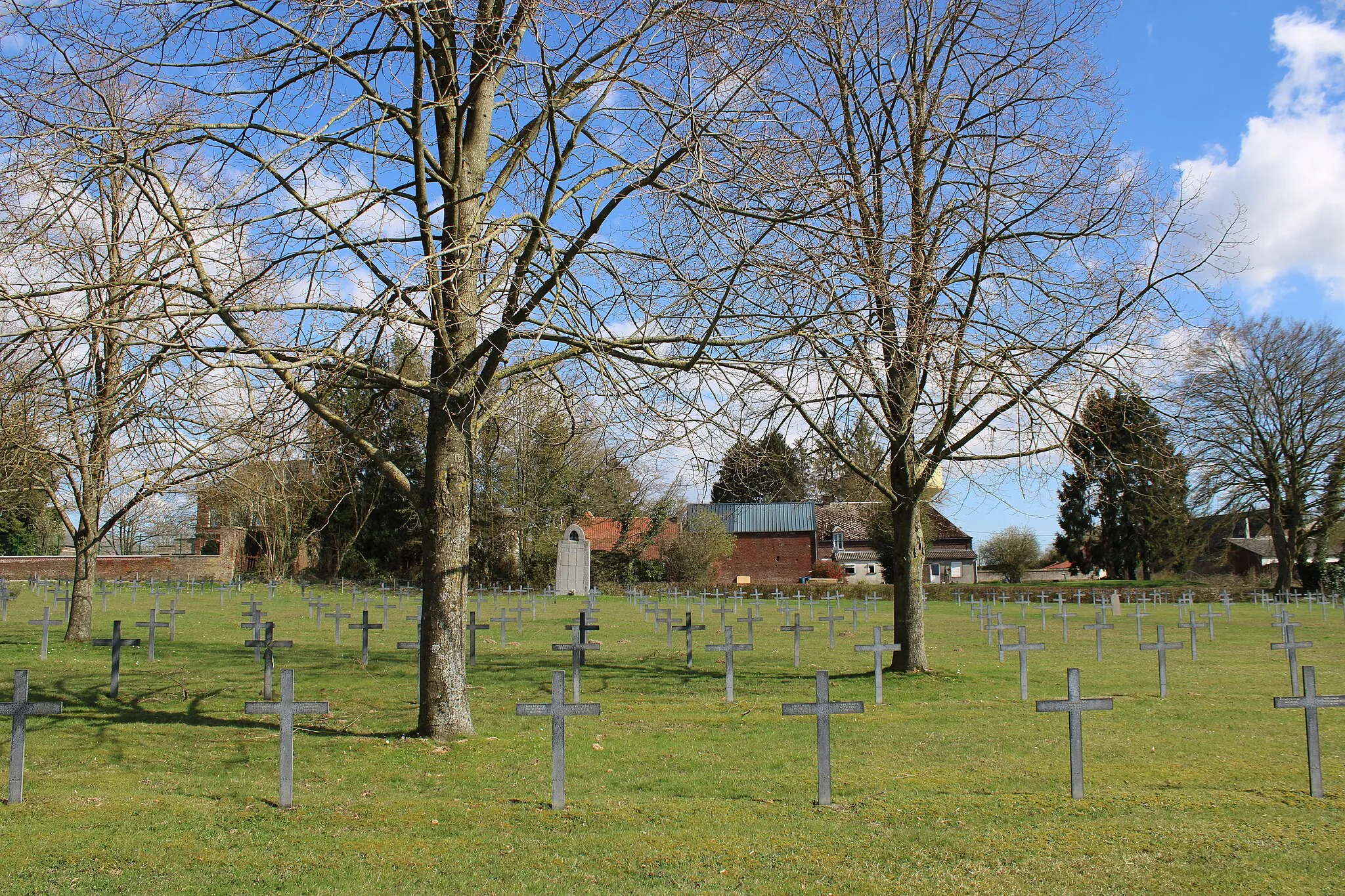 Photo showing: Cimetière militaire allemand de Mennevret.