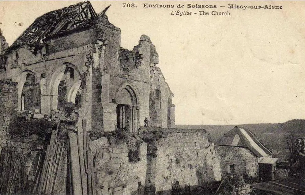 Photo showing: Carte postale de l'église de Missy-sur-Aisne en 1919.