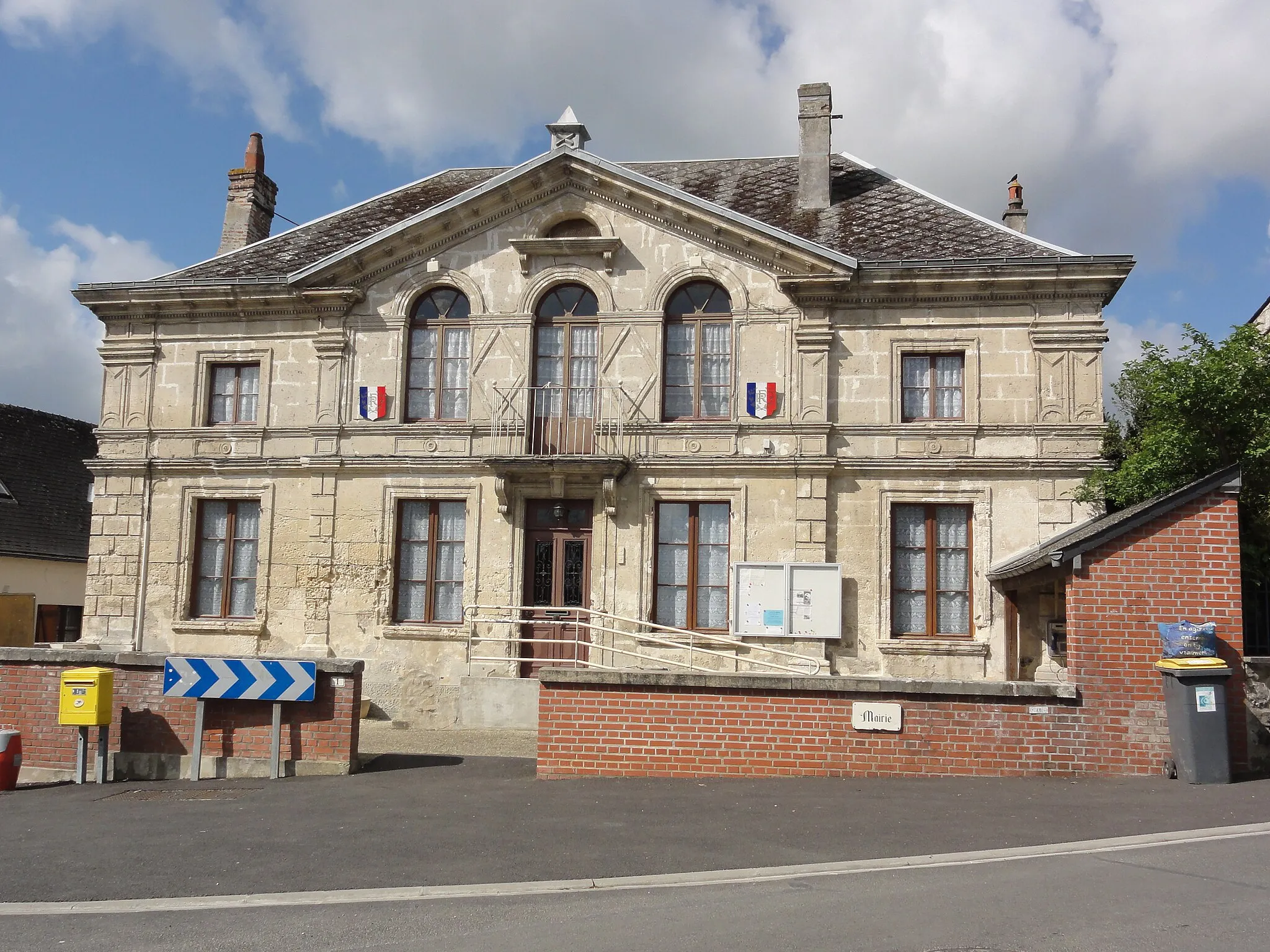 Photo showing: Molinchart (Aisne) mairie