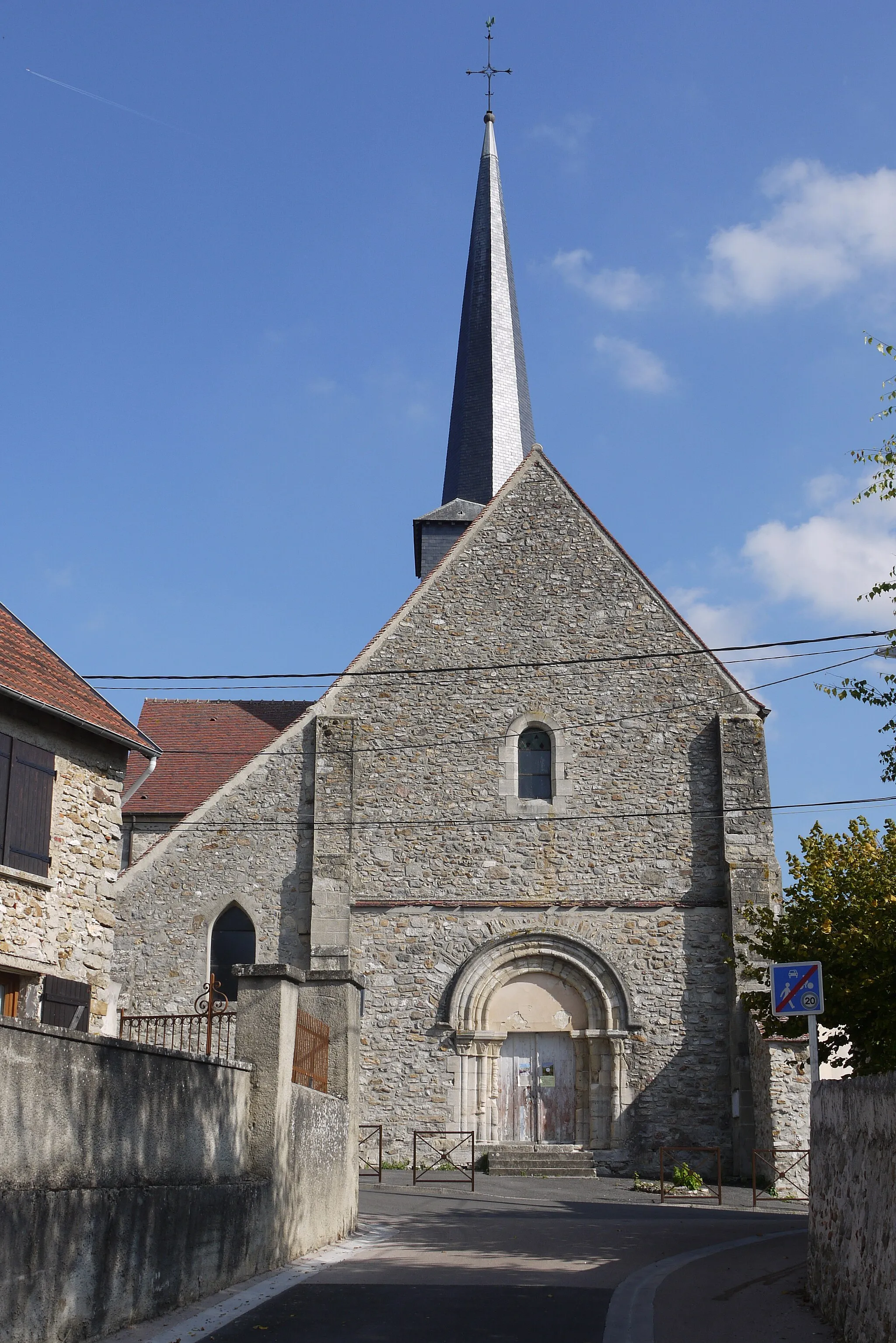 Photo showing: Église Saint-Martin de Nesles-la-Montagne.