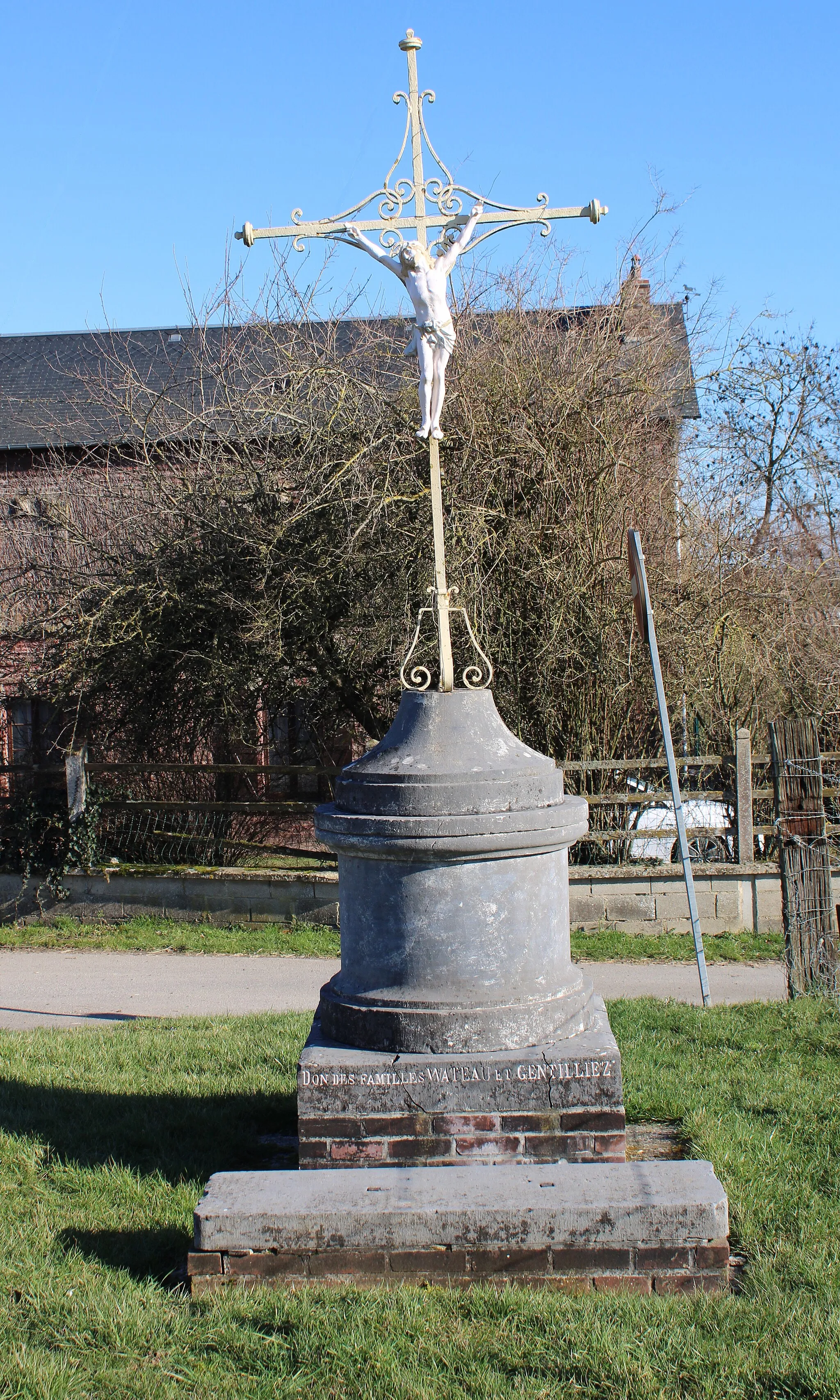 Photo showing: Le calvaire près de l'ancienne gare