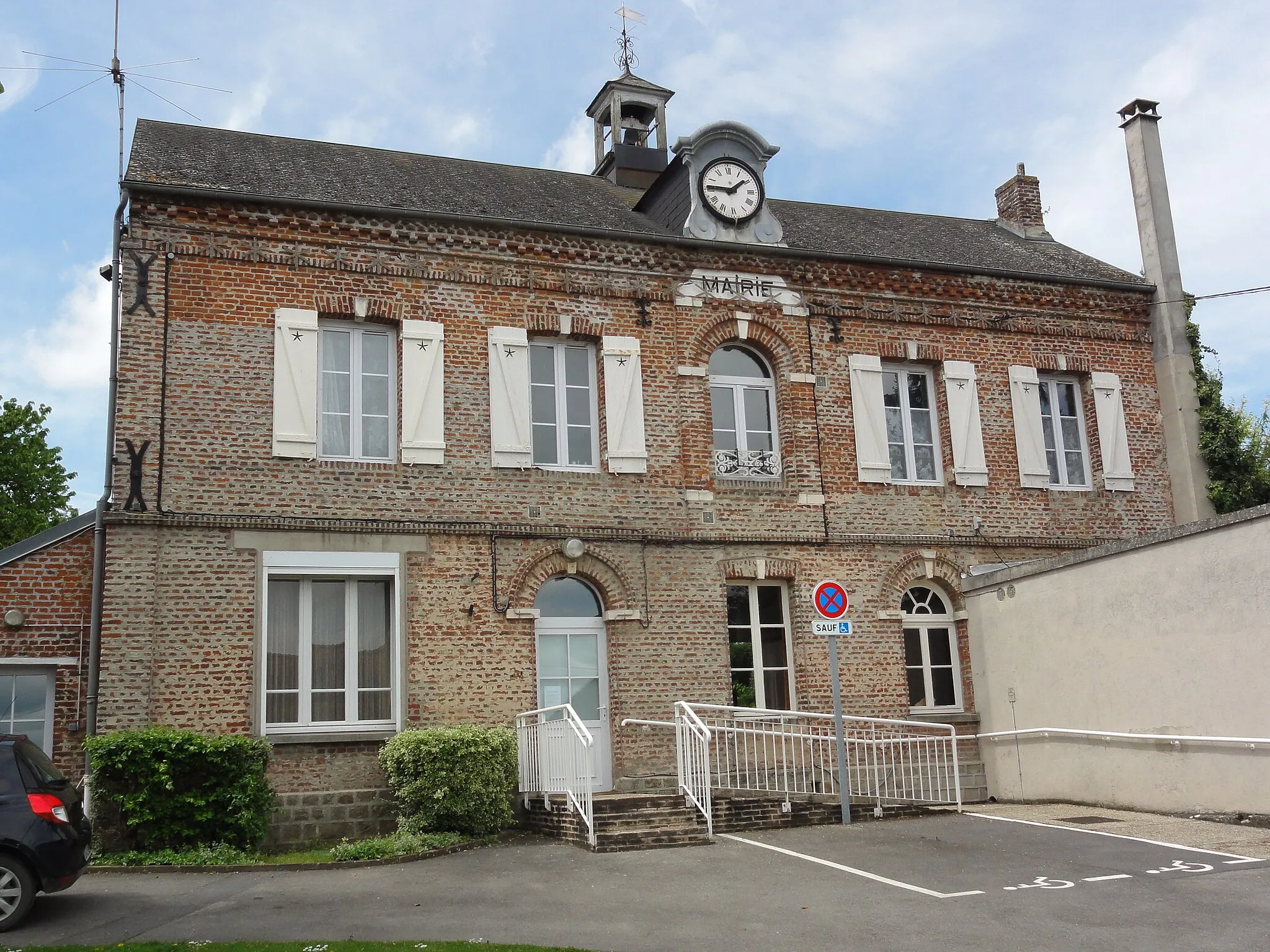 Photo showing: Pouilly-sur-Serre (Aisne) mairie