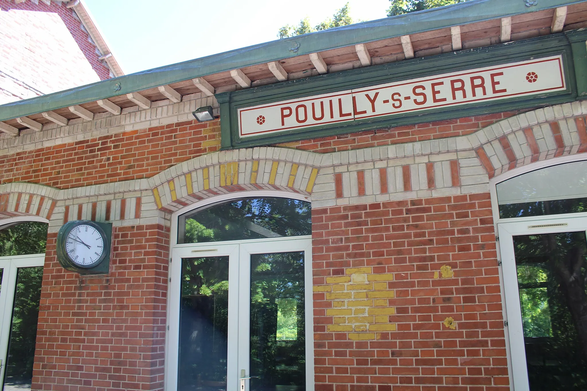 Photo showing: L'horloge de l'ancienne gare.