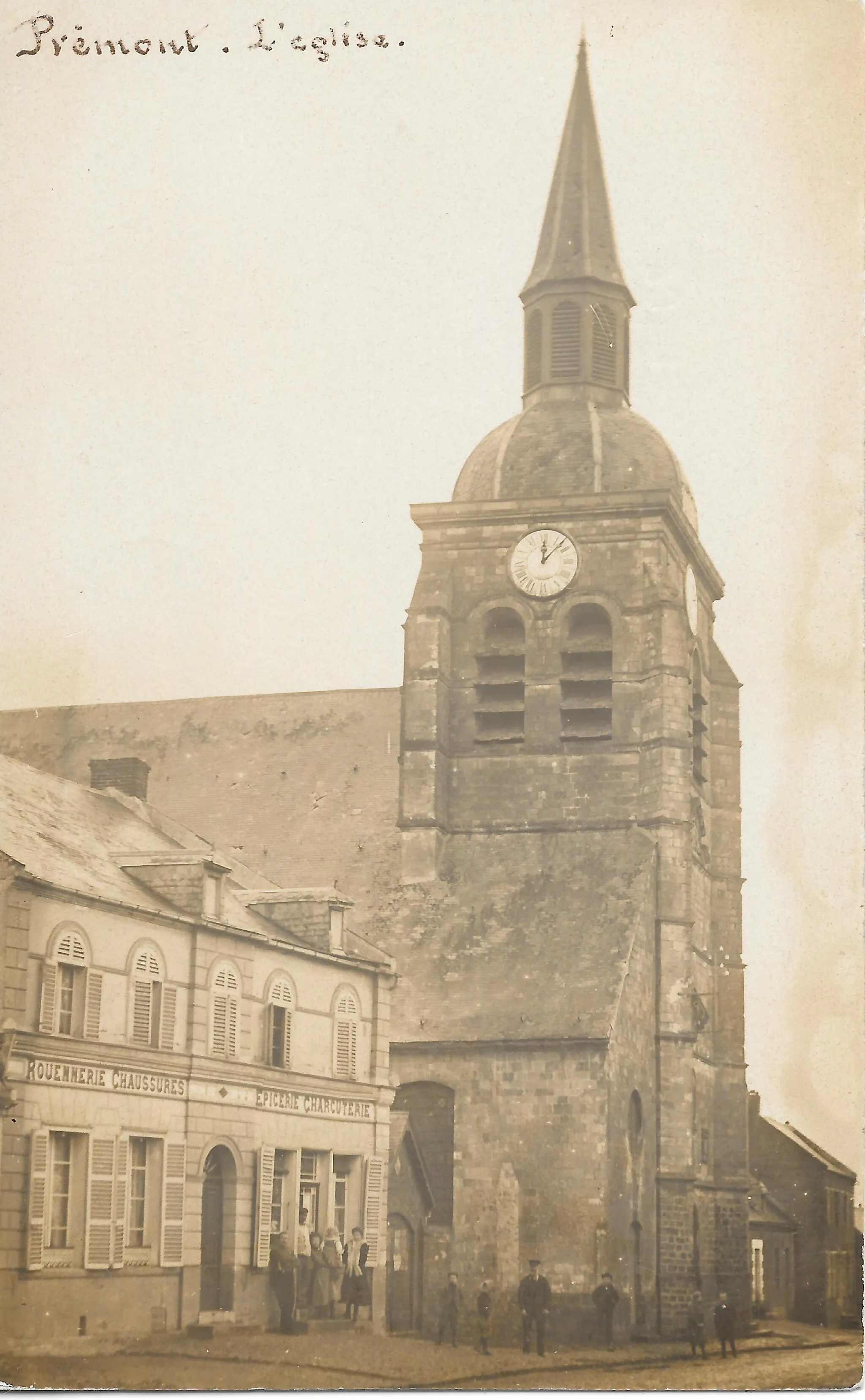 Photo showing: L'ancienne église démolie en 1918.