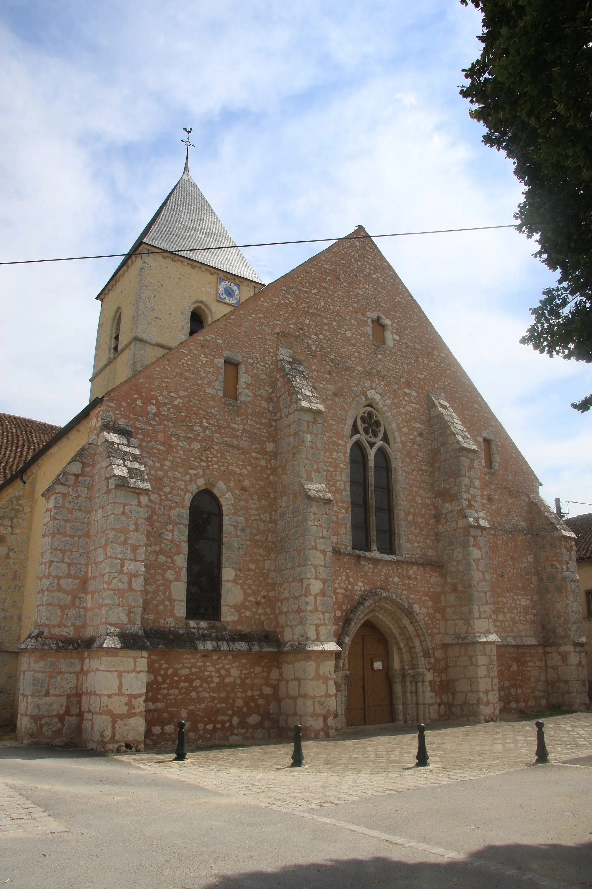 Photo showing: Église Saint-Denis de Beton-Bazoches