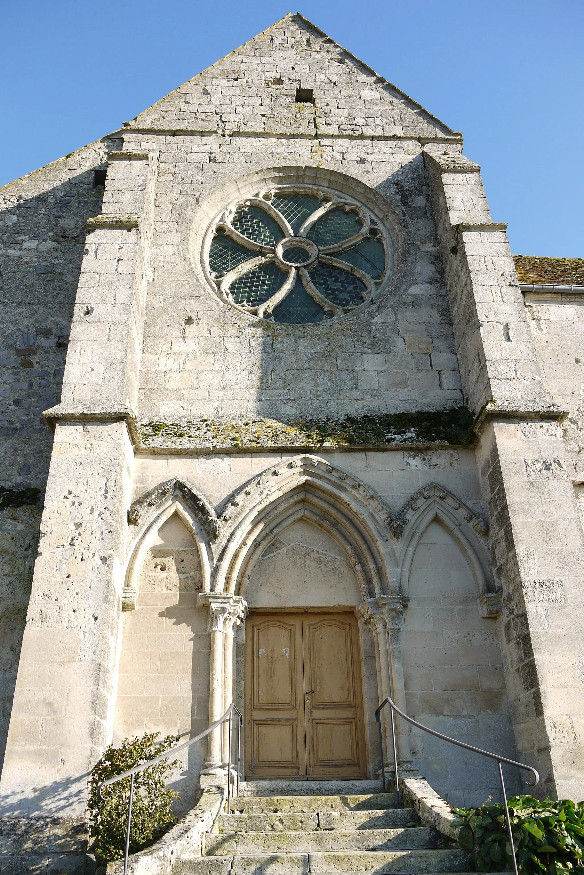 Photo showing: église de Saint-Rémy-Blanzy