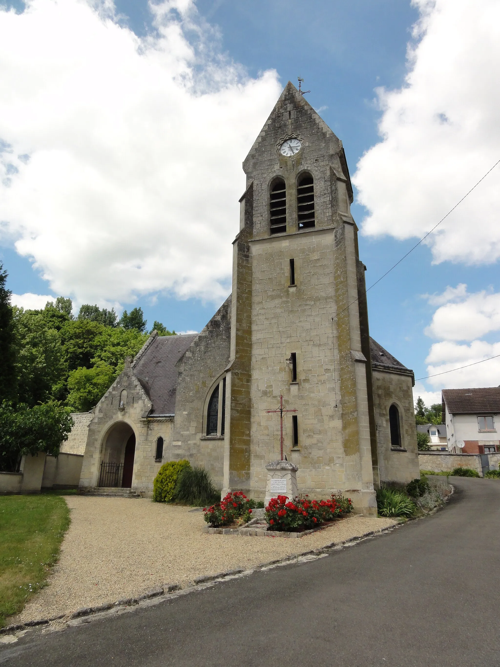 Photo showing: Sancy-les-Cheminots (Aisne) église