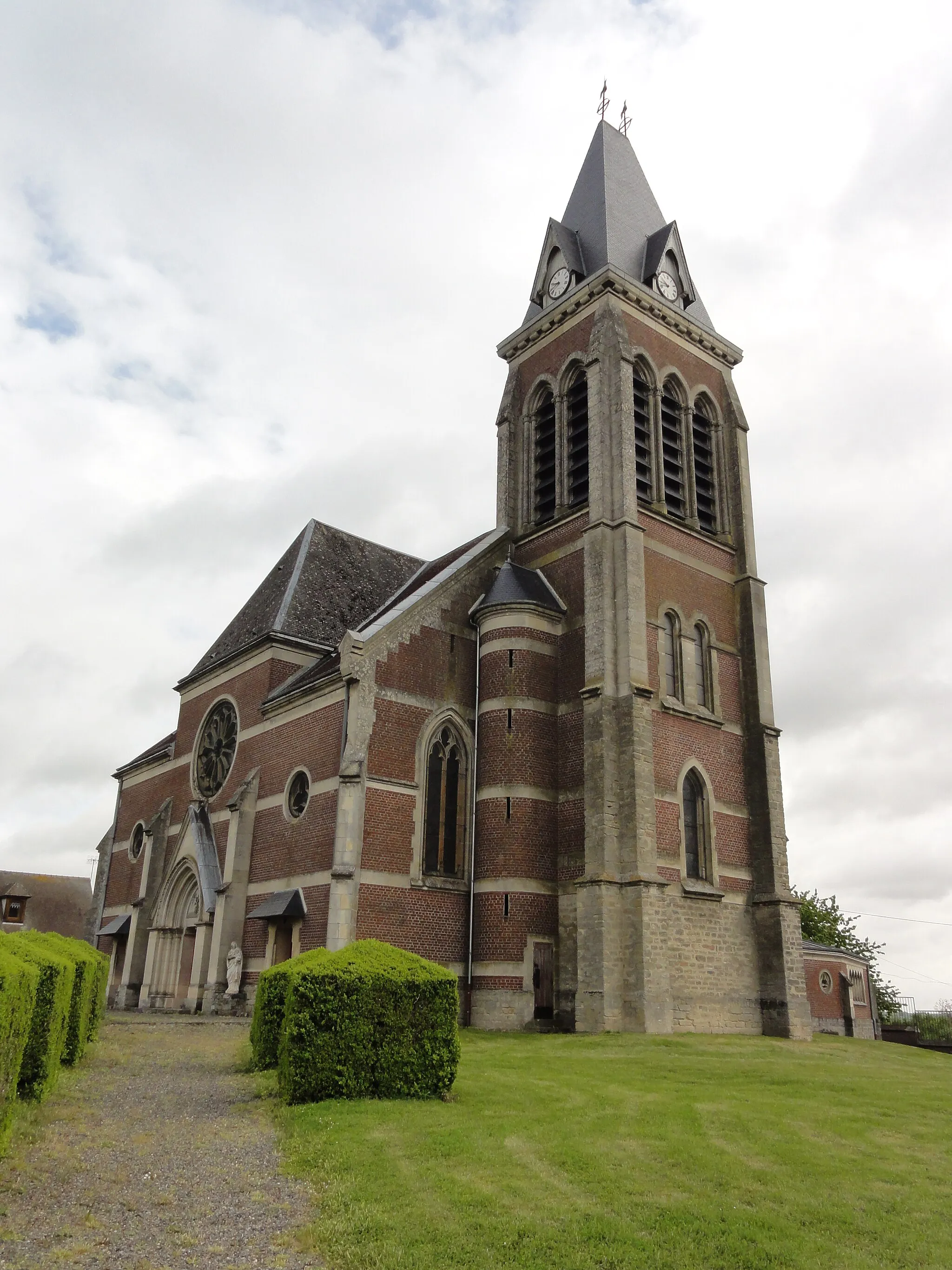 Photo showing: Vendeuil (Aisne) église