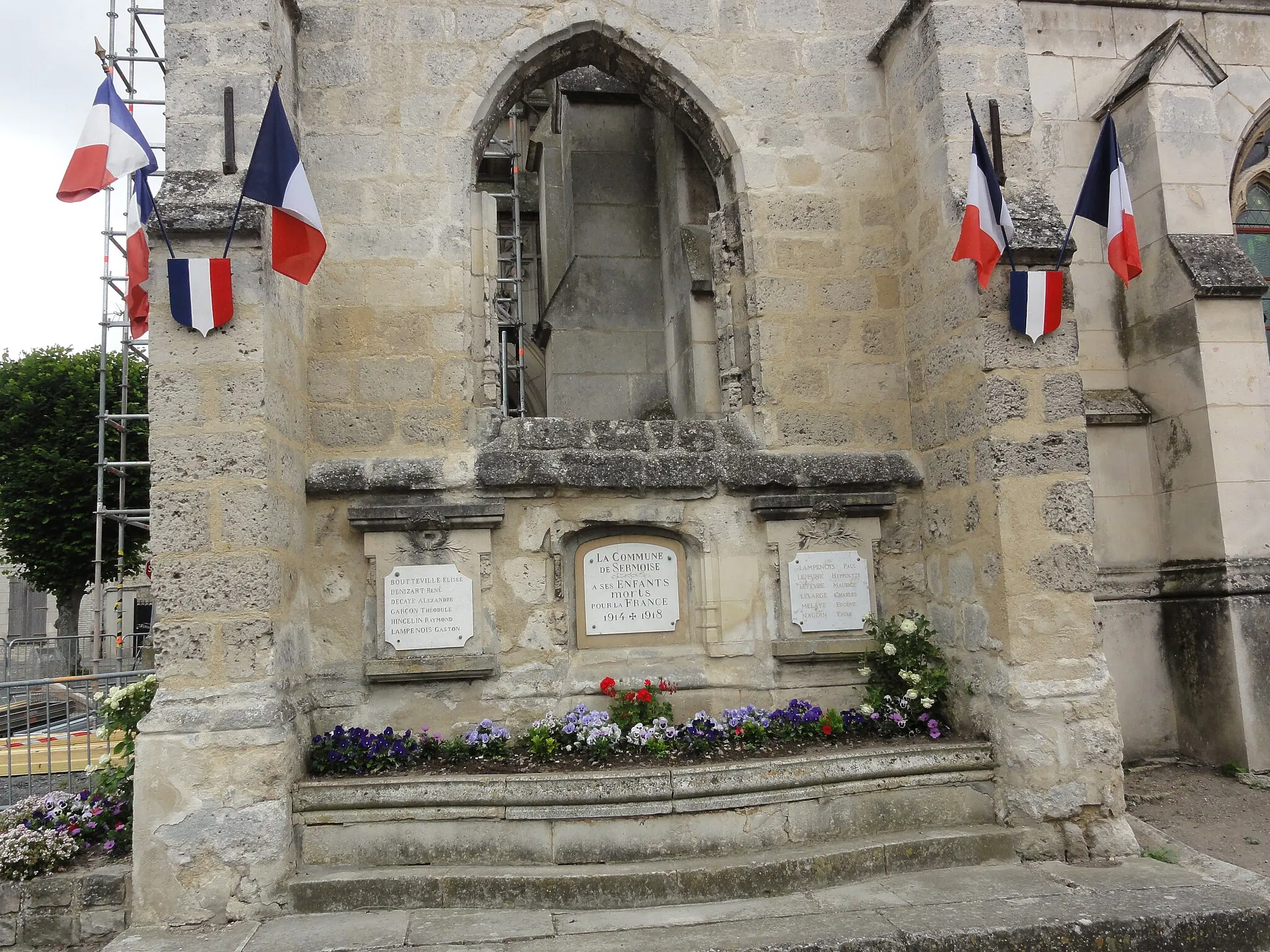 Photo showing: Sermoise (Aisne) monument aux morts
