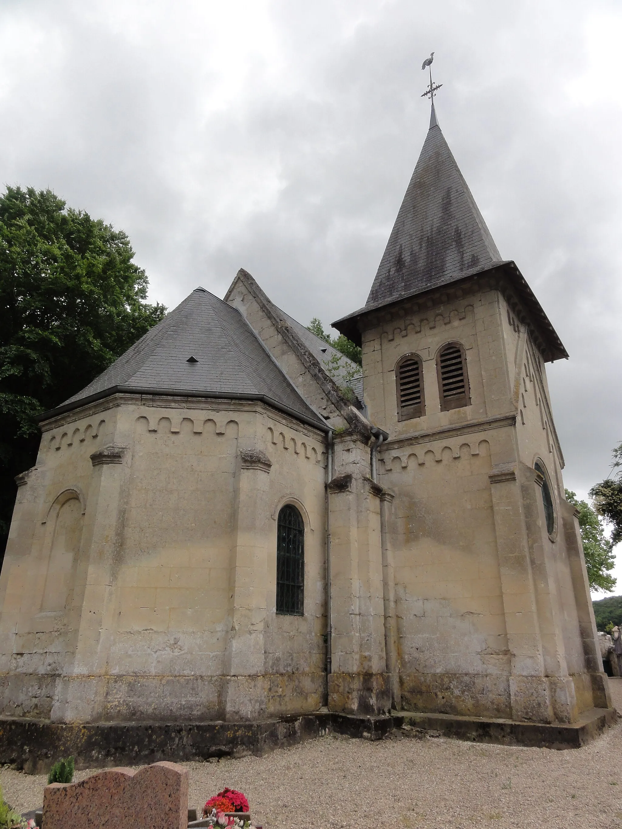 Photo showing: Verneuil-sous-Coucy (Aisne) église