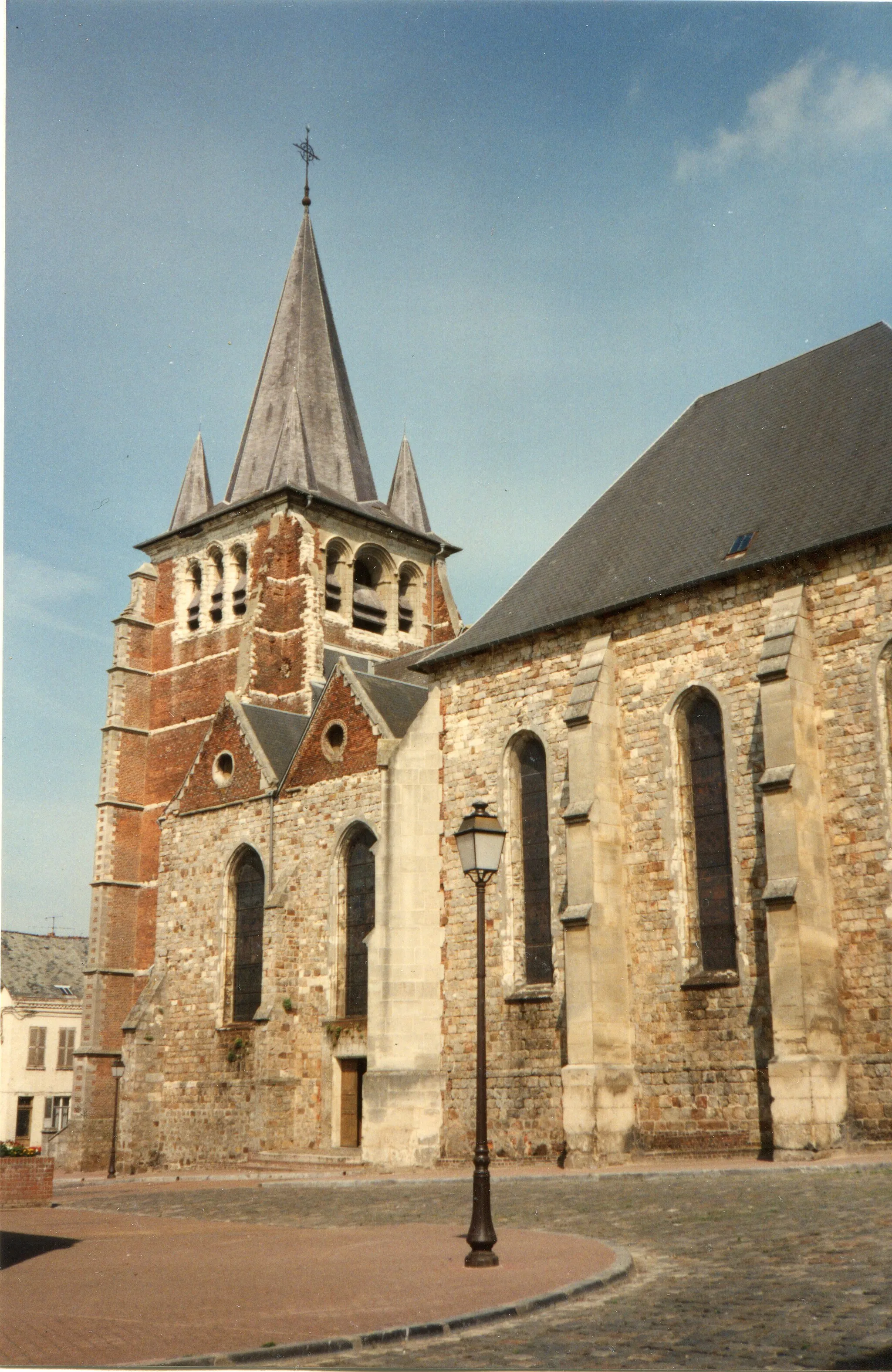 Photo showing: Église Notre-Dame de Vervins en 1991