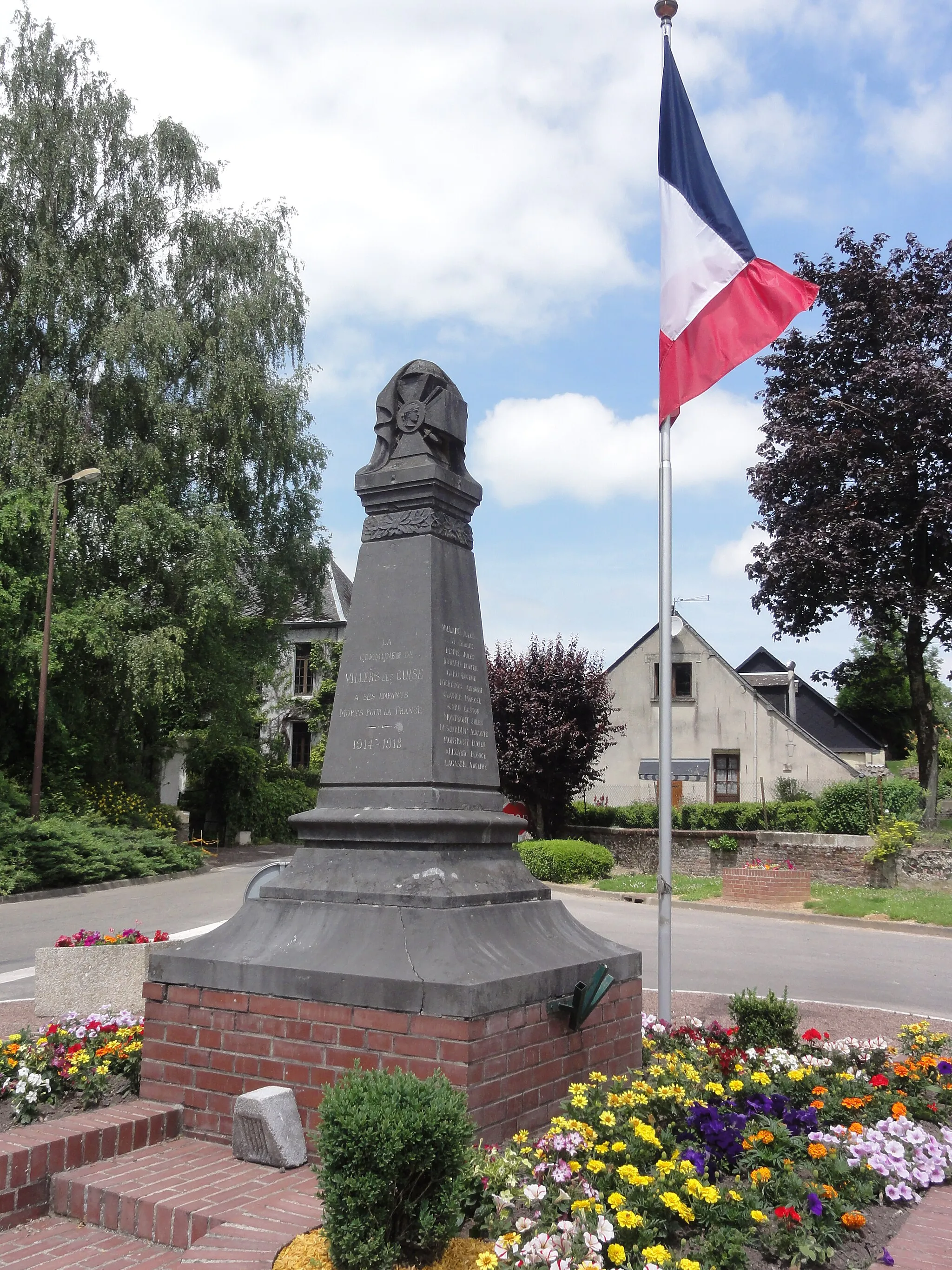 Photo showing: Villers-lès-Guise (Aisne) monument aux morts