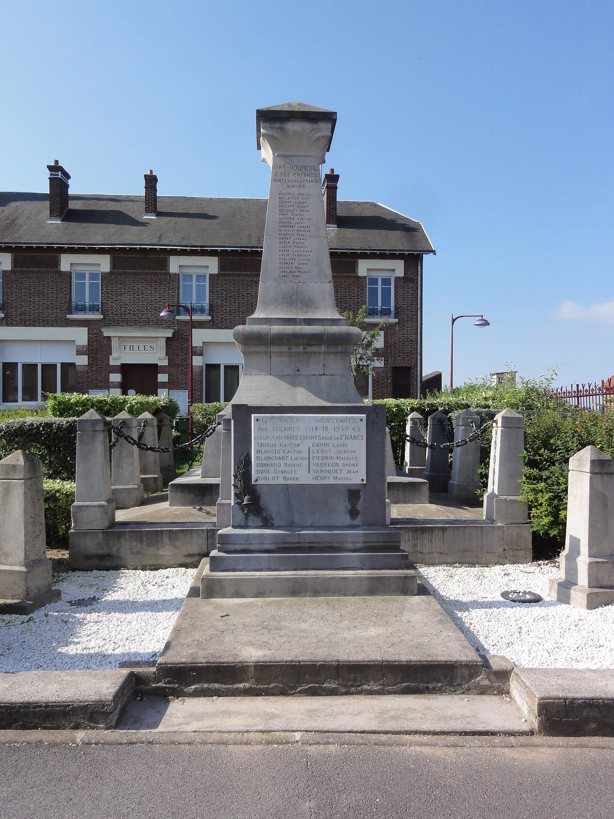 Photo showing: Viry-Noureuil (Aisne) monument aux morts