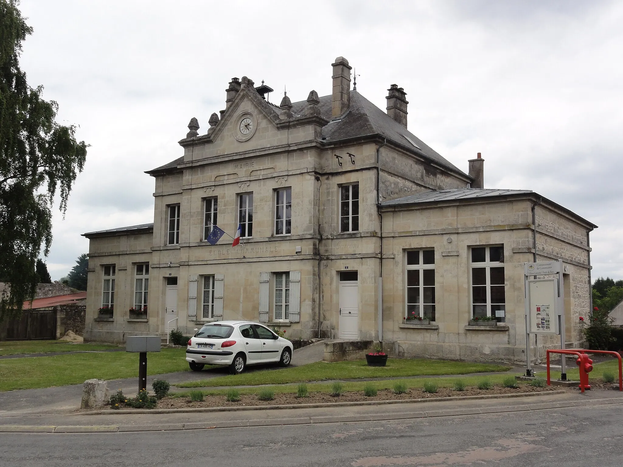 Photo showing: Vivières (Aisne) mairie-école