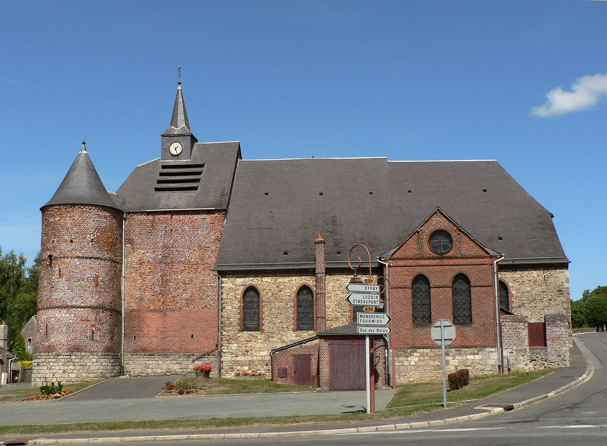 Photo showing: Église fortifiée de Wimy, Aisne, France
