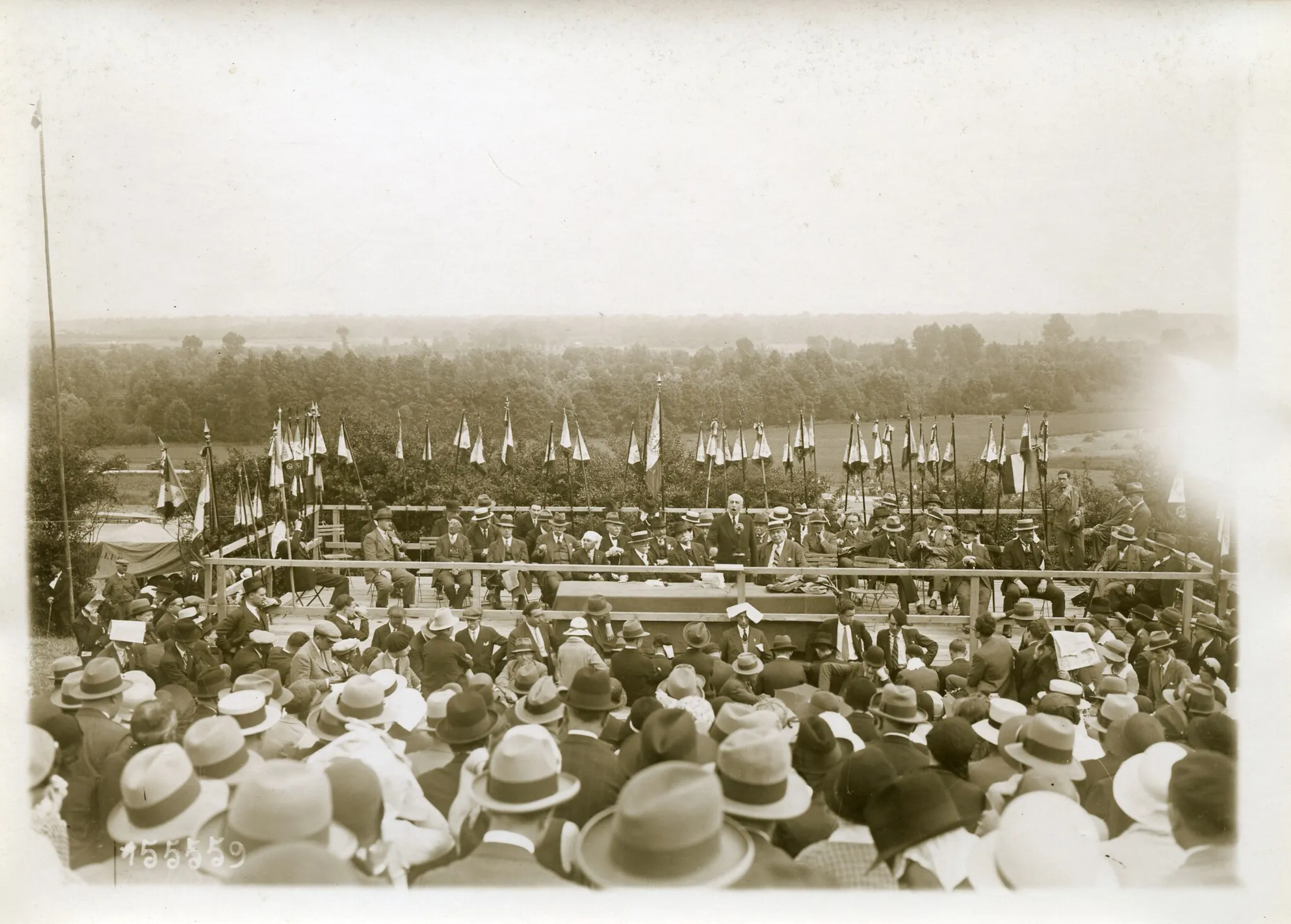 Photo showing: Réunion de l'Action Française au Mont Renaud