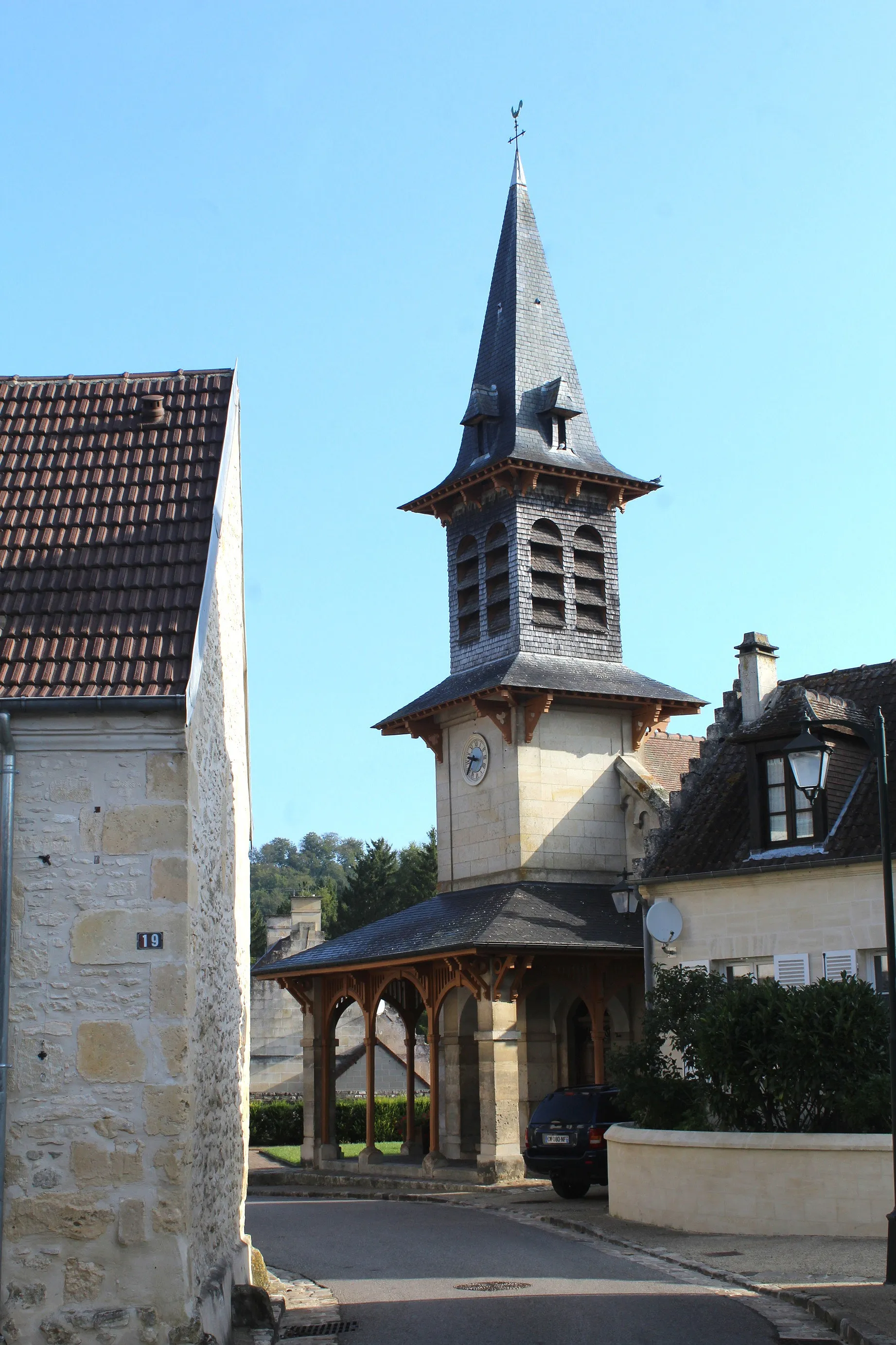 Photo showing: This building is inscrit au titre des monuments historiques de la France. It is indexed in the base Mérimée, a database of architectural heritage maintained by the French Ministry of Culture, under the reference PA60000091 .