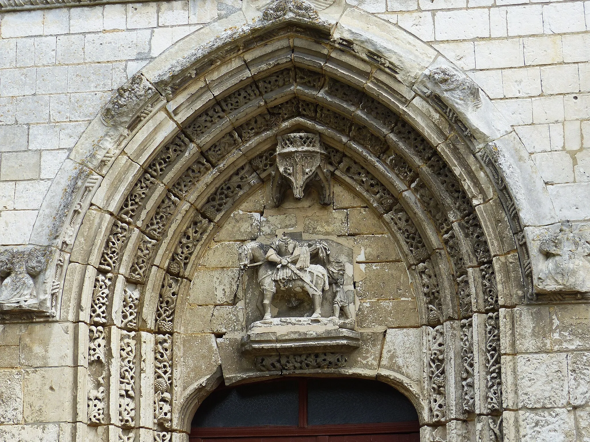 Photo showing: Porche de l'église Saint-Martin de Frettemolle