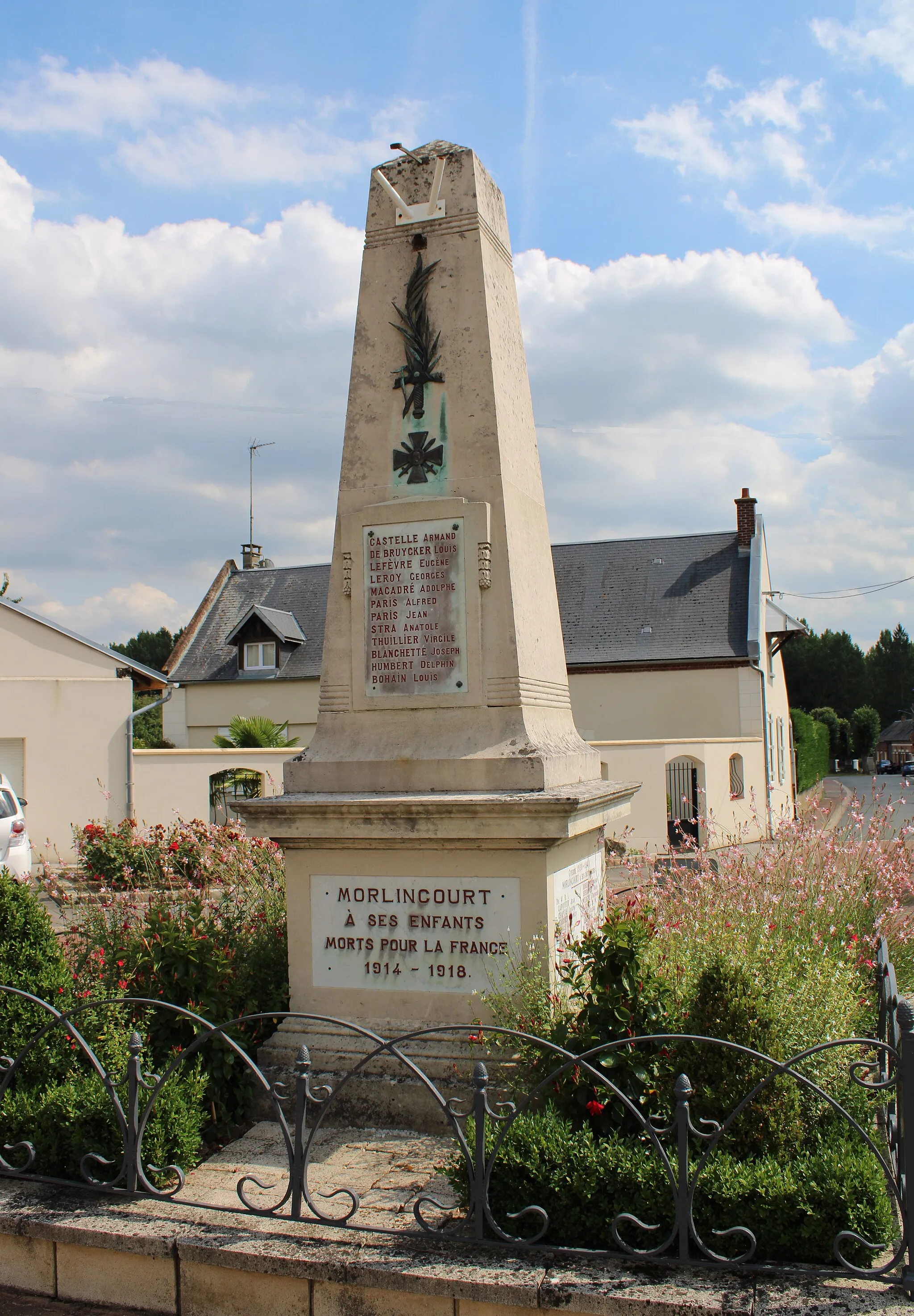 Photo showing: Le monument aux morts