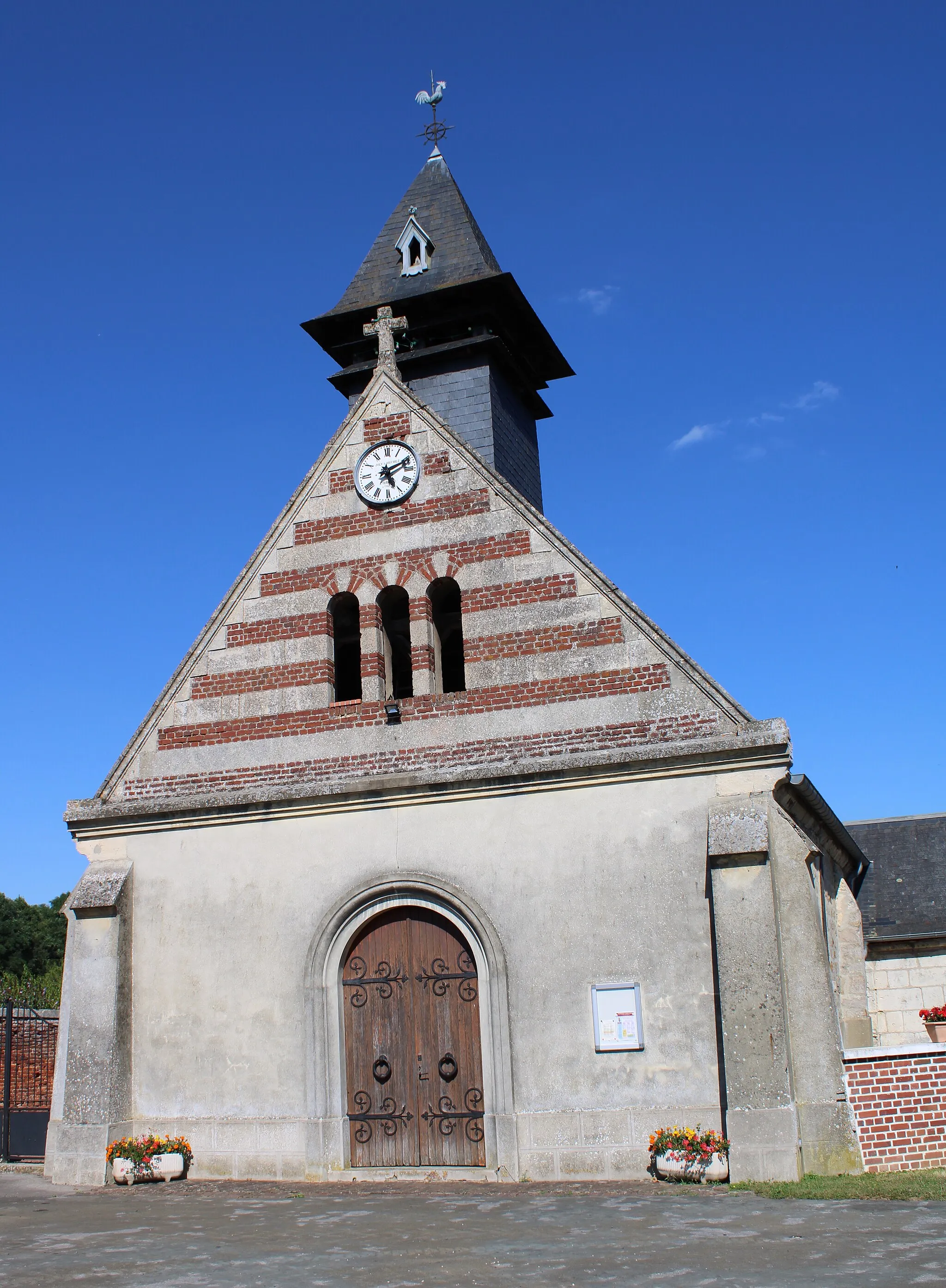 Photo showing: Façade de l'église.