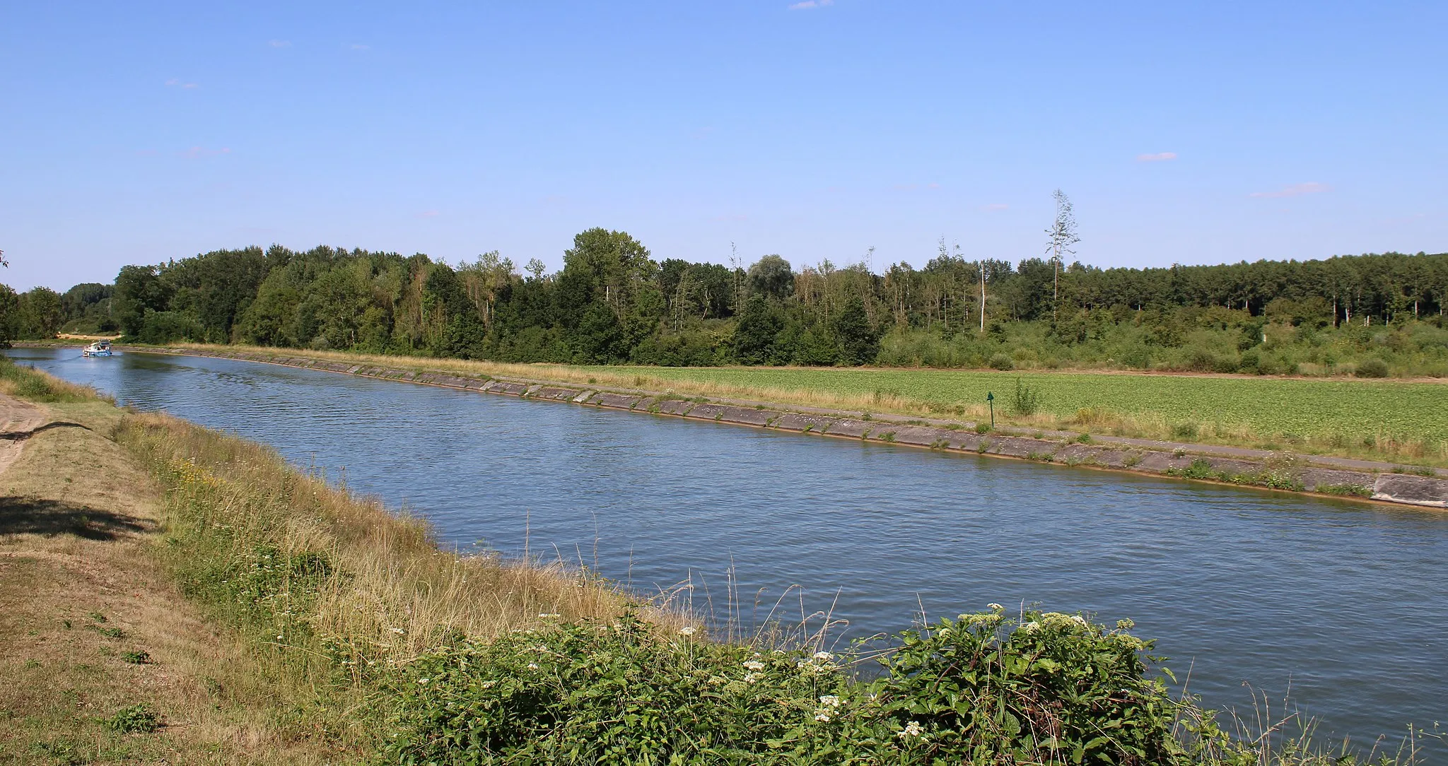 Photo showing: La canal du Nord à Beaurains