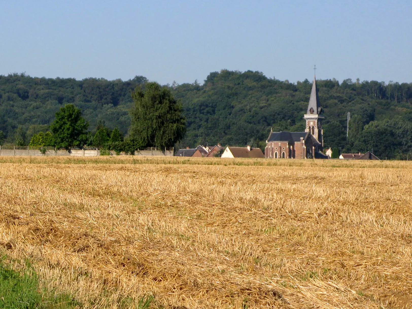 Photo showing: Porquéricourt (Oise, France) -
Le village vu depuis la route allant de Roye à Noyon.
.